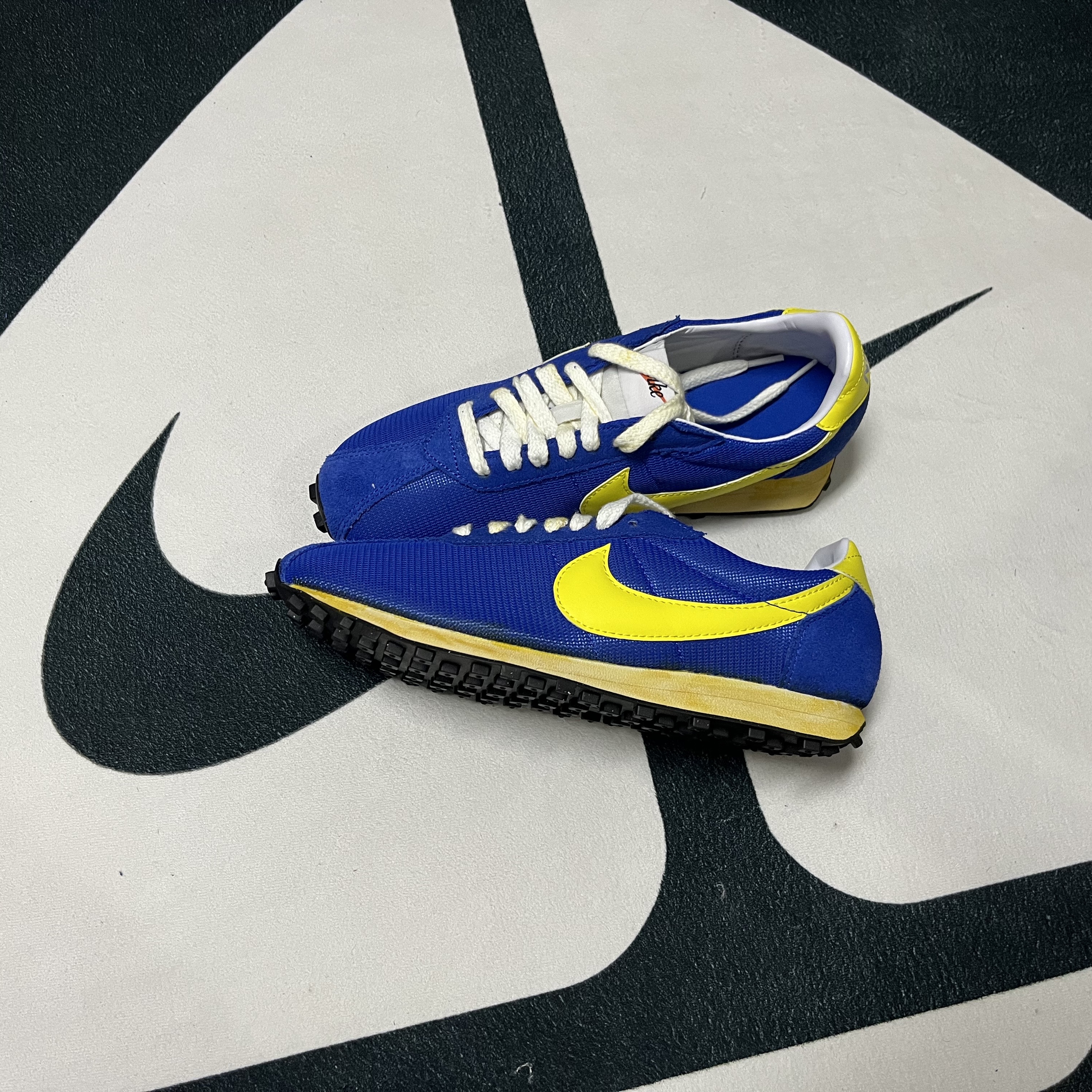 Nike LD-1000 SP Game Royal and Opti Yellow 착용 스타일 - 2