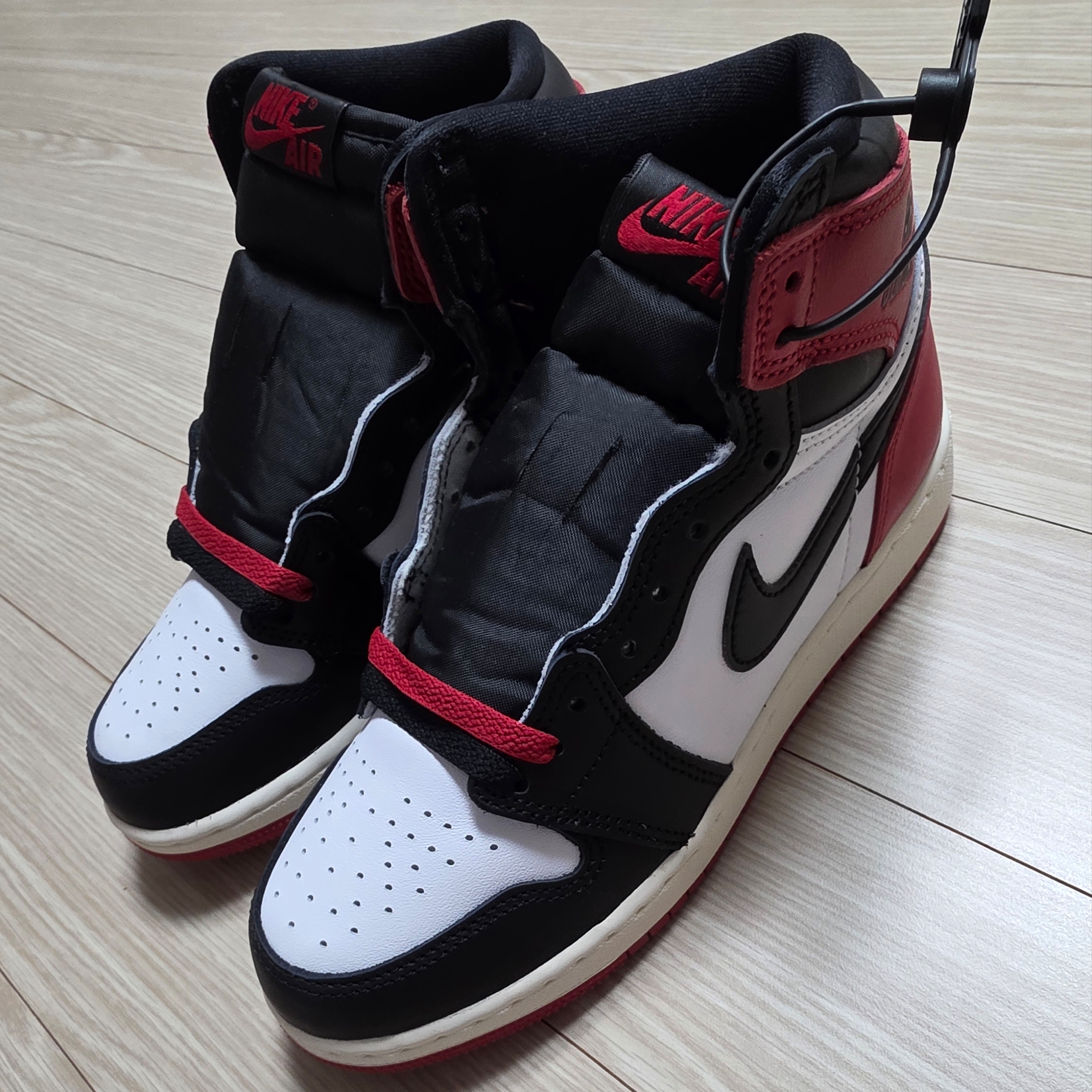 (GS) Jordan 1 Retro High OG Black Toe 착용 스타일