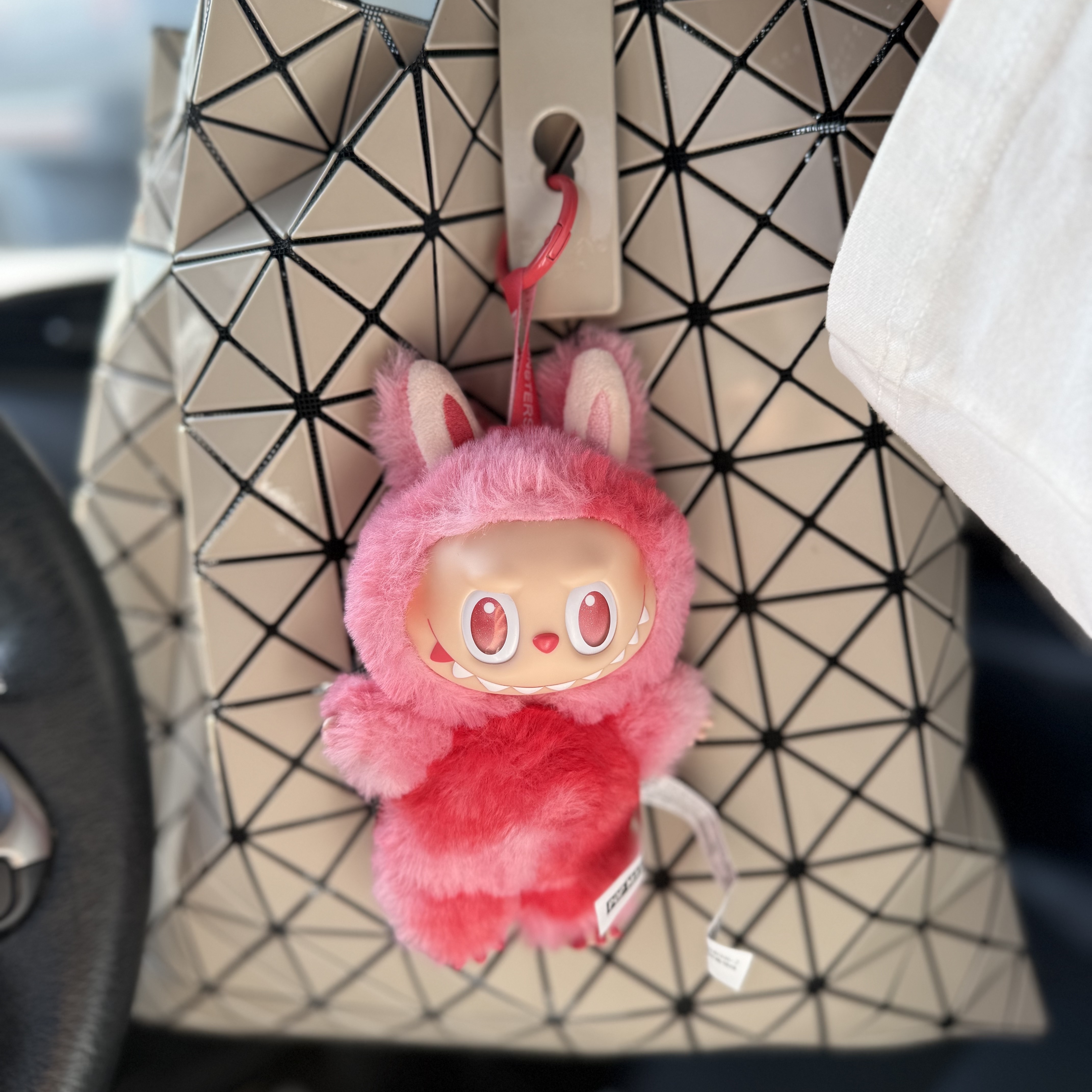 Pop Mart Labubu The Monsters Highlight Series Love Keyring (Opened Case) 착용 스타일 - 1