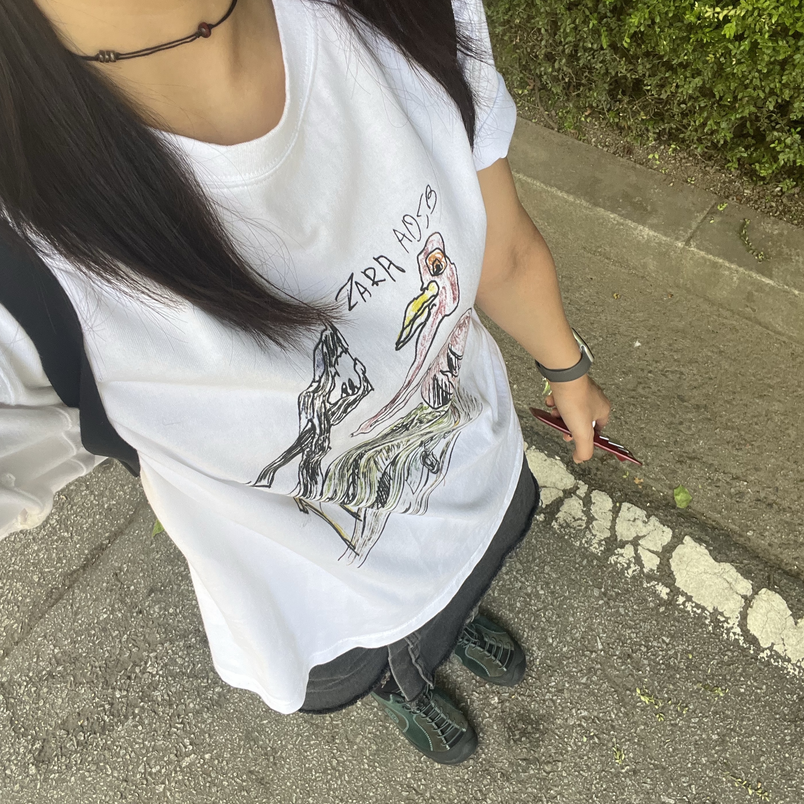 Zara x Andersson Bell Graphic T-Shirt White, Keen x Eastlogue Jasper Rocks Sneakers Scarab Arctic 착용 스타일