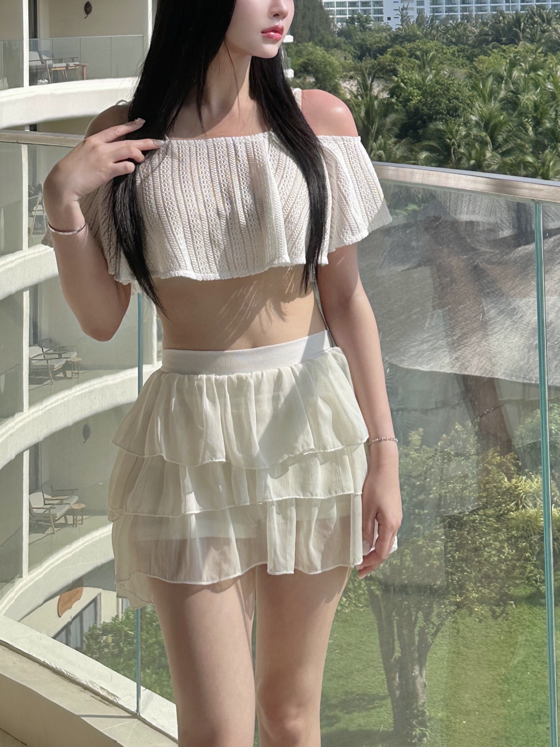 Don't Ask My Plan Sunset Cozy Off Shoulder Top - White 착용 스타일 - 2