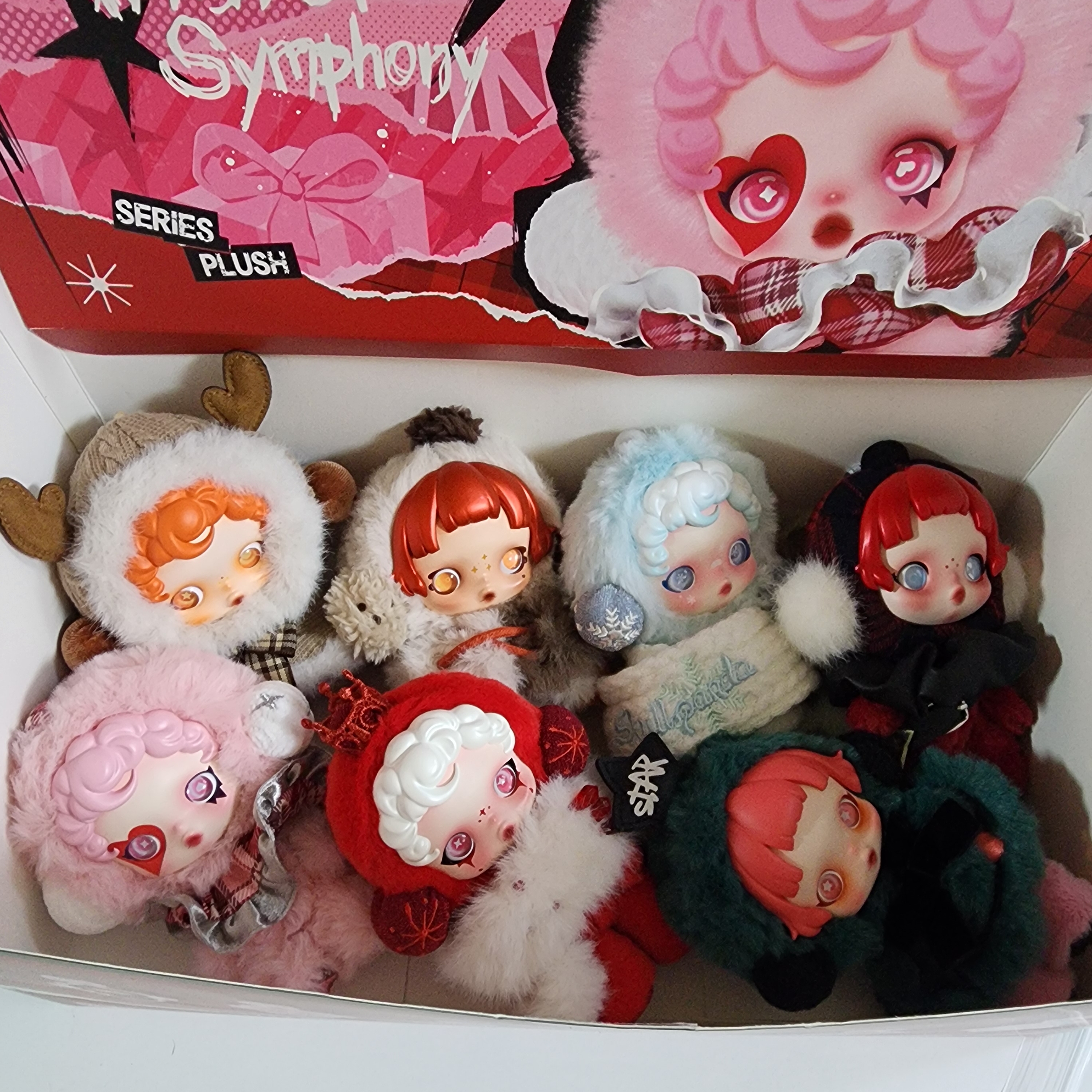 Pop Mart Skullpanda Winter Symphony Series Keyring Symphony of Wishes (Opened Case), Pop Mart Skullpanda Winter Symphony Series Keyring Sealed Case (6 Blind Boxes) 착용 스타일 - 2