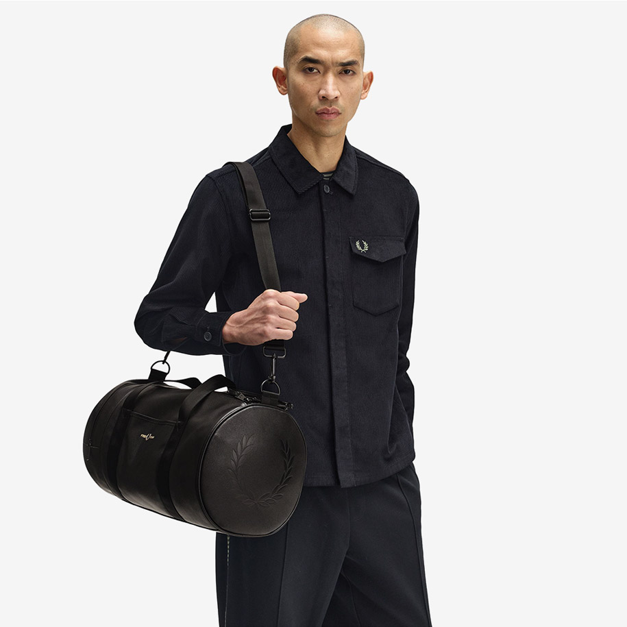 프레드페리 스카치 그레인 레더 배럴 백 블랙 샴페인(Fred Perry Scotchgrain Leather Barrel Bag Black Champagne) - 2