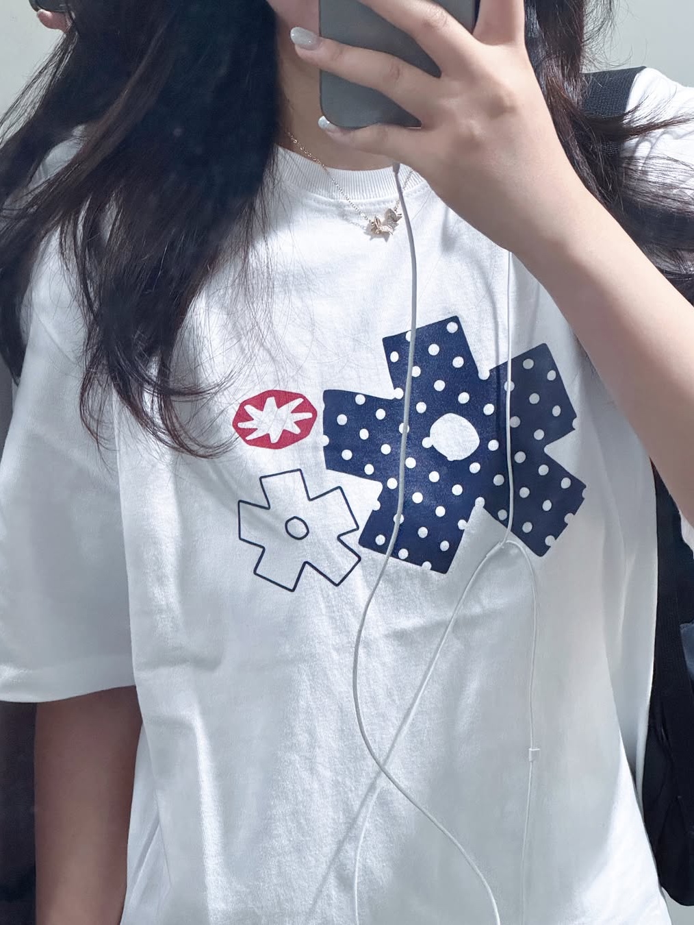 SLOW RECORD HOUSE Polka Dot Star T-Shirt White 착용 스타일 - 4