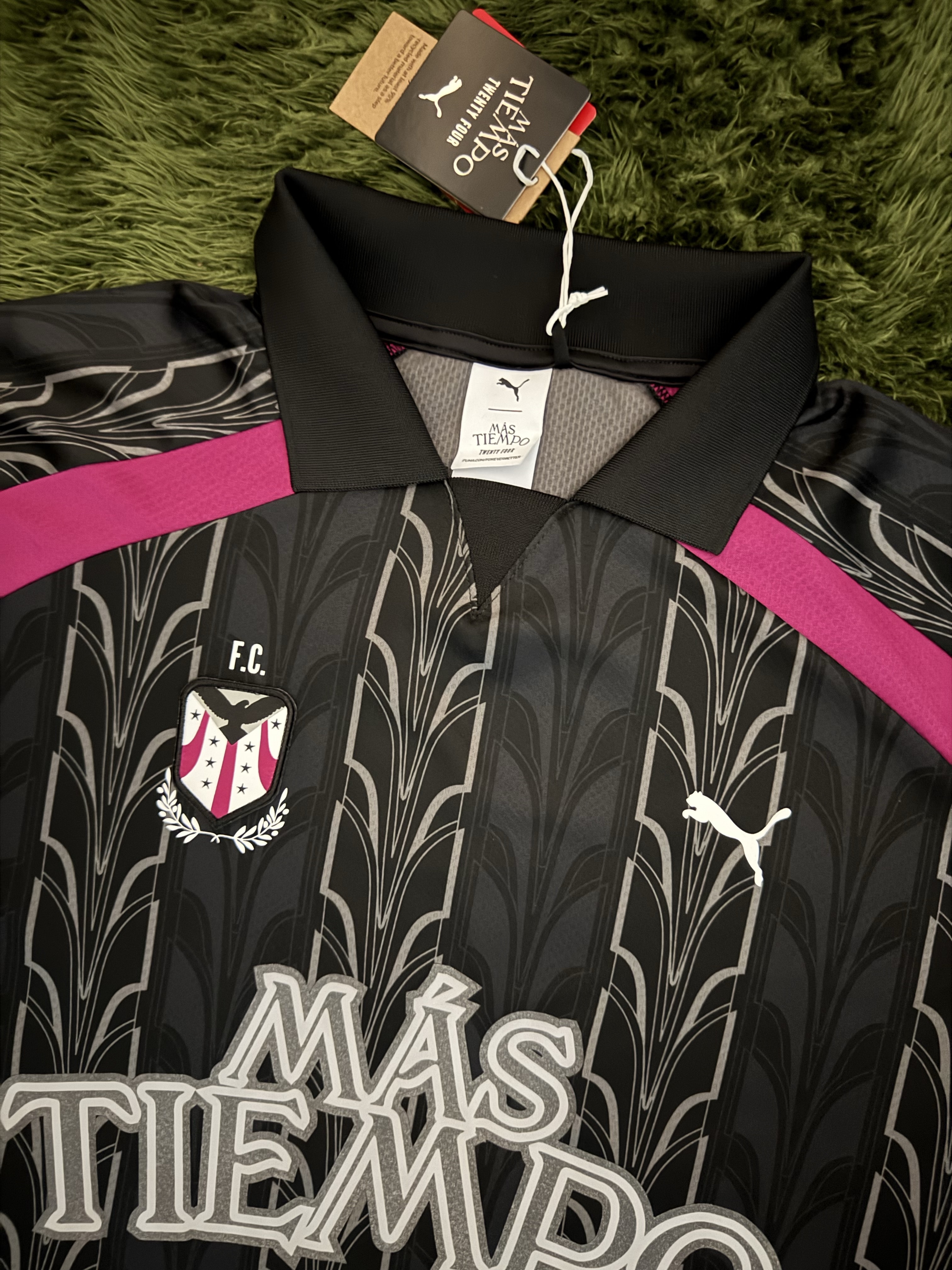 Puma x Mas Tiempo Jersey Black 착용 스타일 - 3
