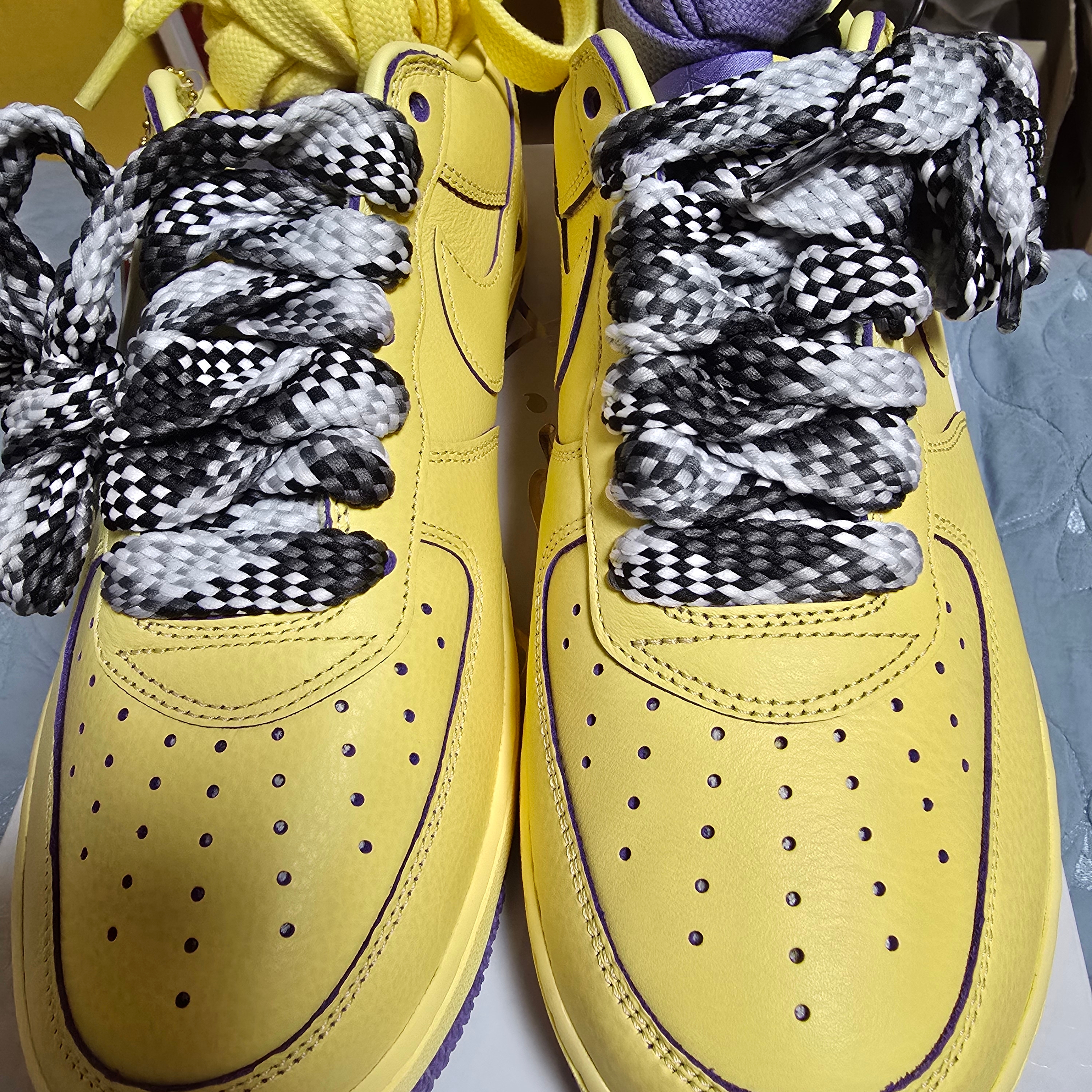 Nike Air Force 1 Low Protro Soft Yellow 착용 스타일