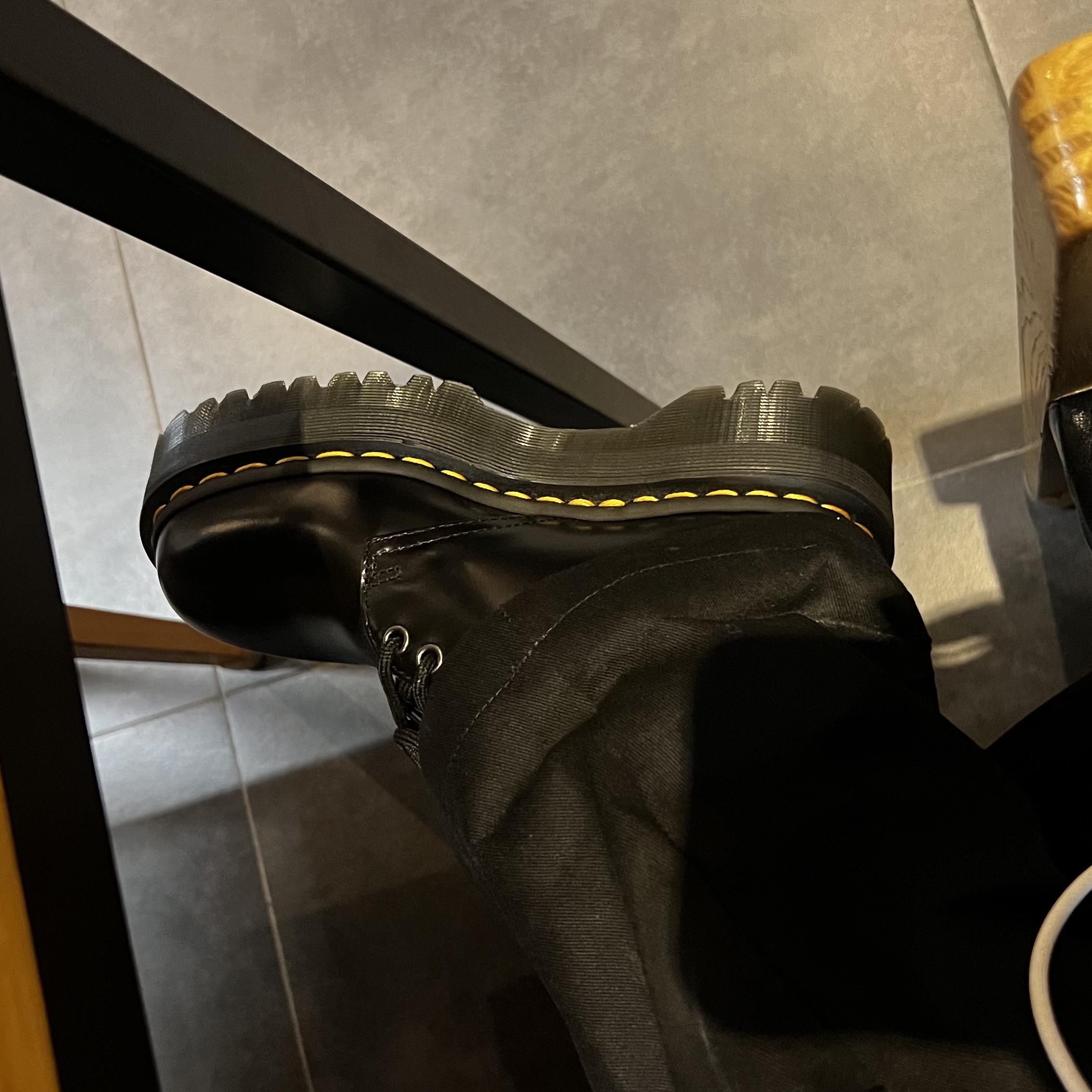 Dr. Martens 1461 Quad Black 착용 스타일 - 2