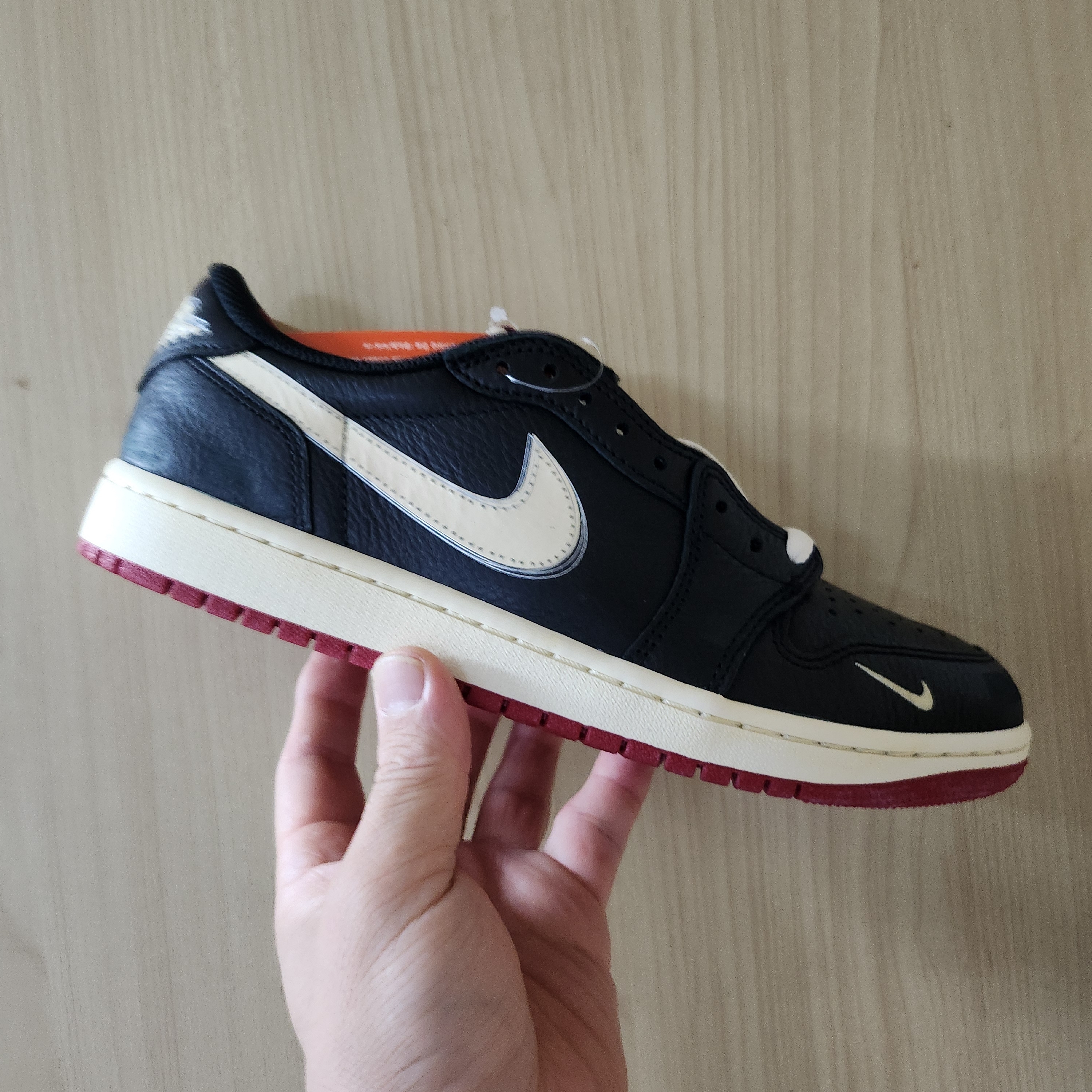 Jordan 1 x Nigel Sylvester Retro Low OG Better With Time 착용 스타일 - 1
