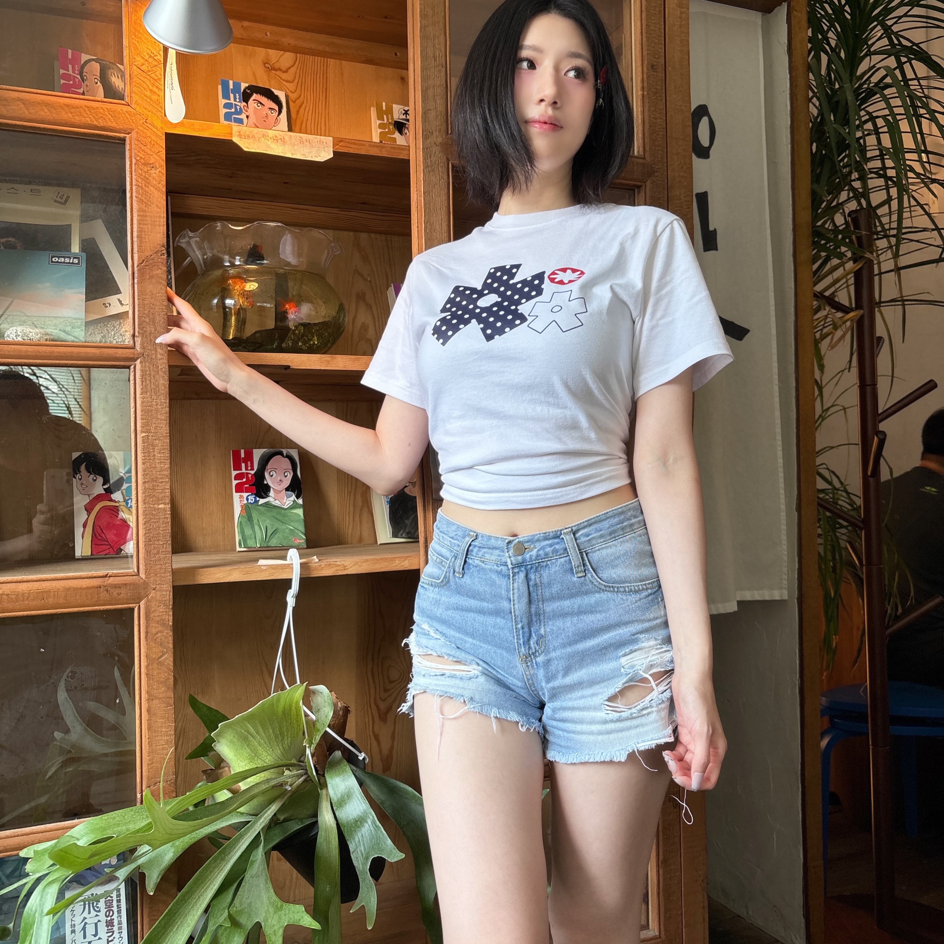 SLOW RECORD HOUSE Polka Dot Star T-Shirt White 착용 스타일 - 4