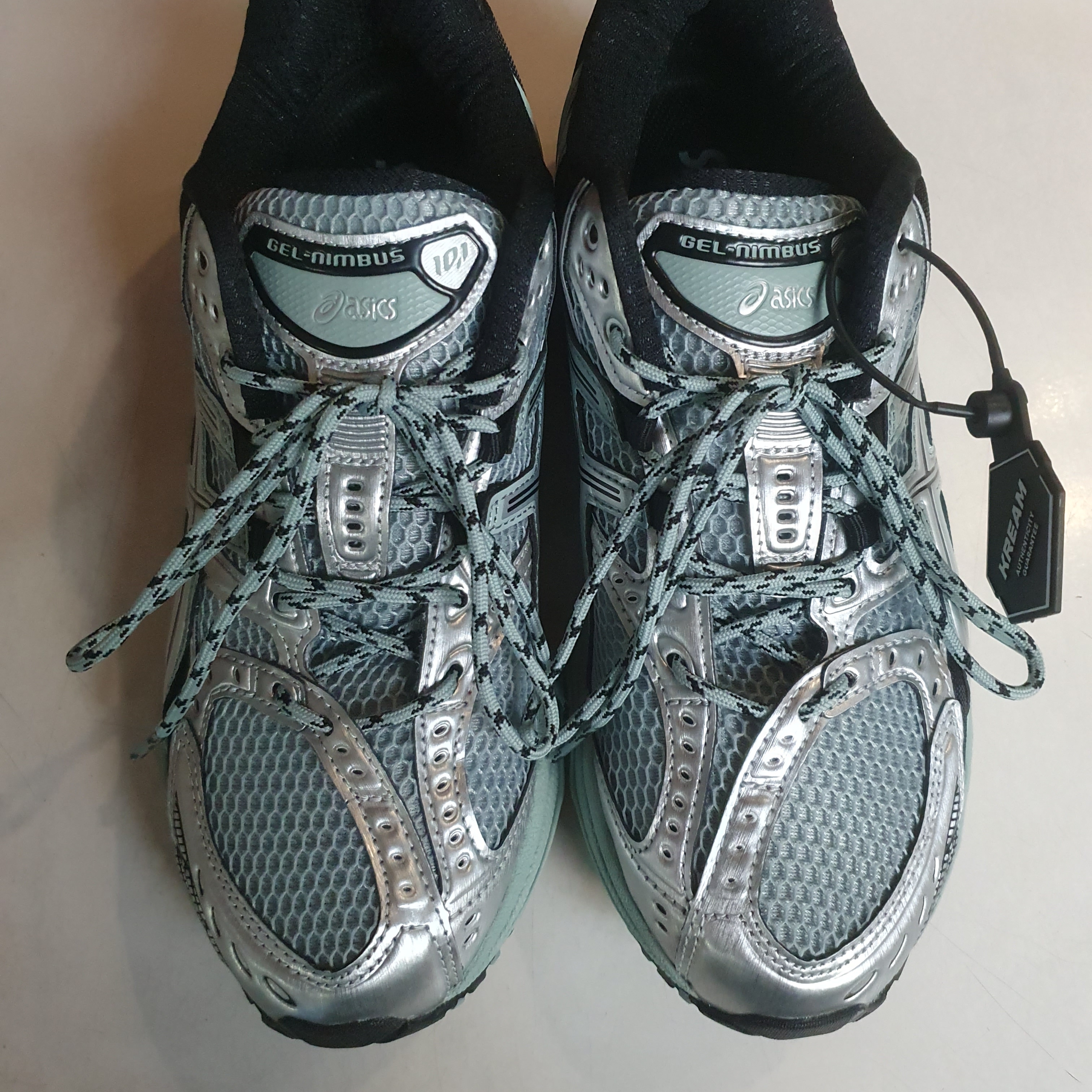Asics Gel-Nimbus 10.1 Ocean Haze Pure Silver 착용 스타일 - 1