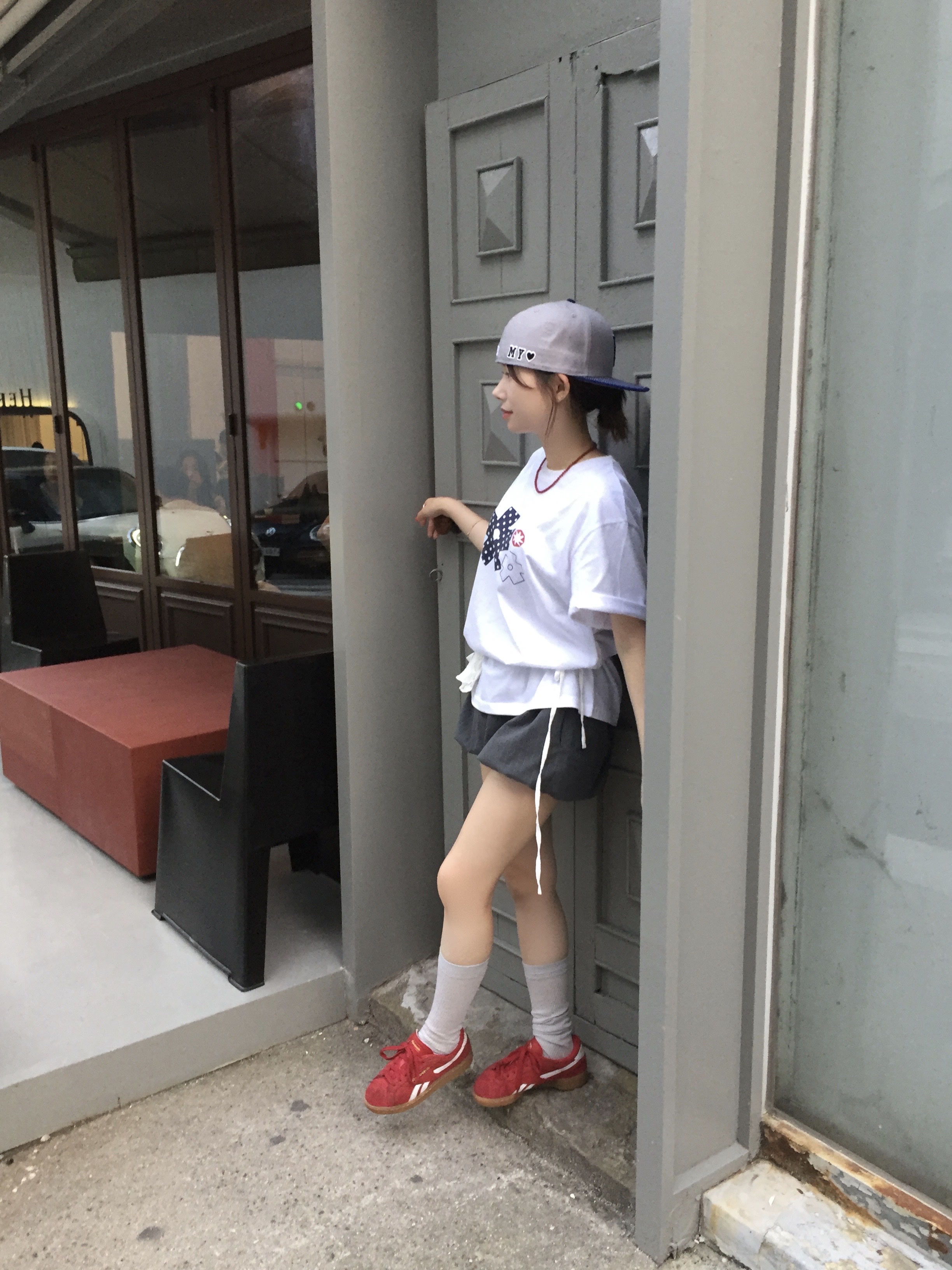 SLOW RECORD HOUSE Polka Dot Star T-Shirt White 착용 스타일 - 4