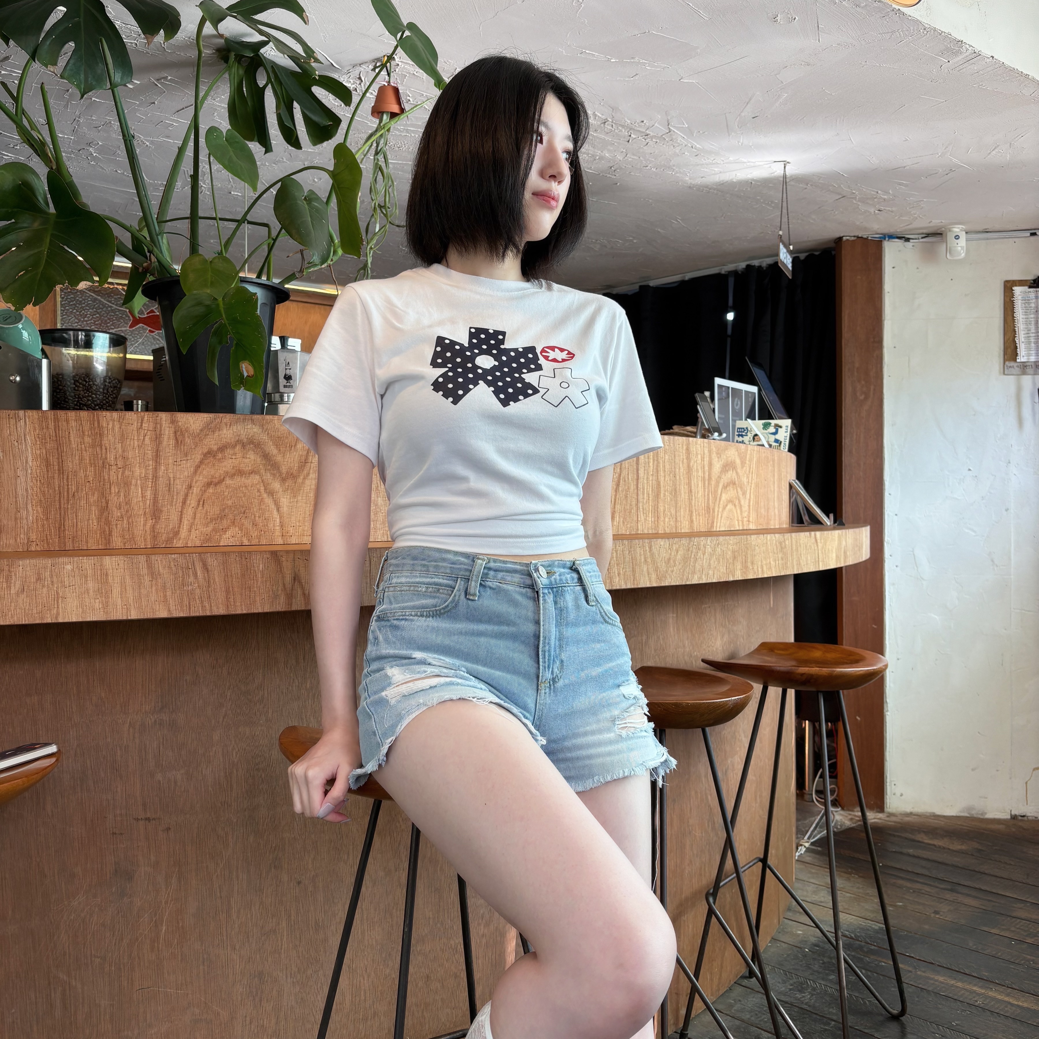SLOW RECORD HOUSE Polka Dot Star T-Shirt White 착용 스타일 - 6