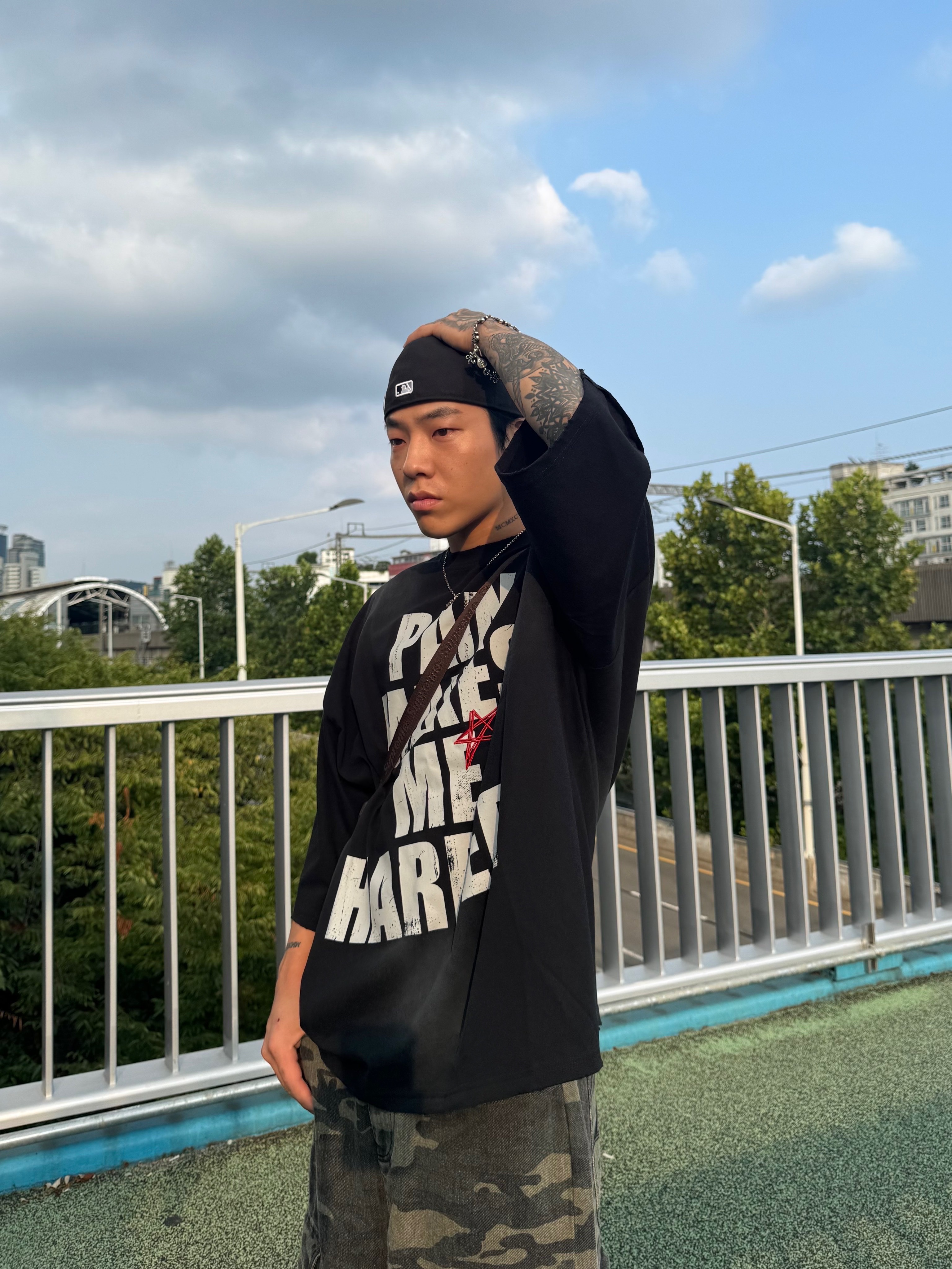 Supreme Mesh Mini Duffle Bag Truetimber Kanati Camo - 25SS 착용 스타일 - 8