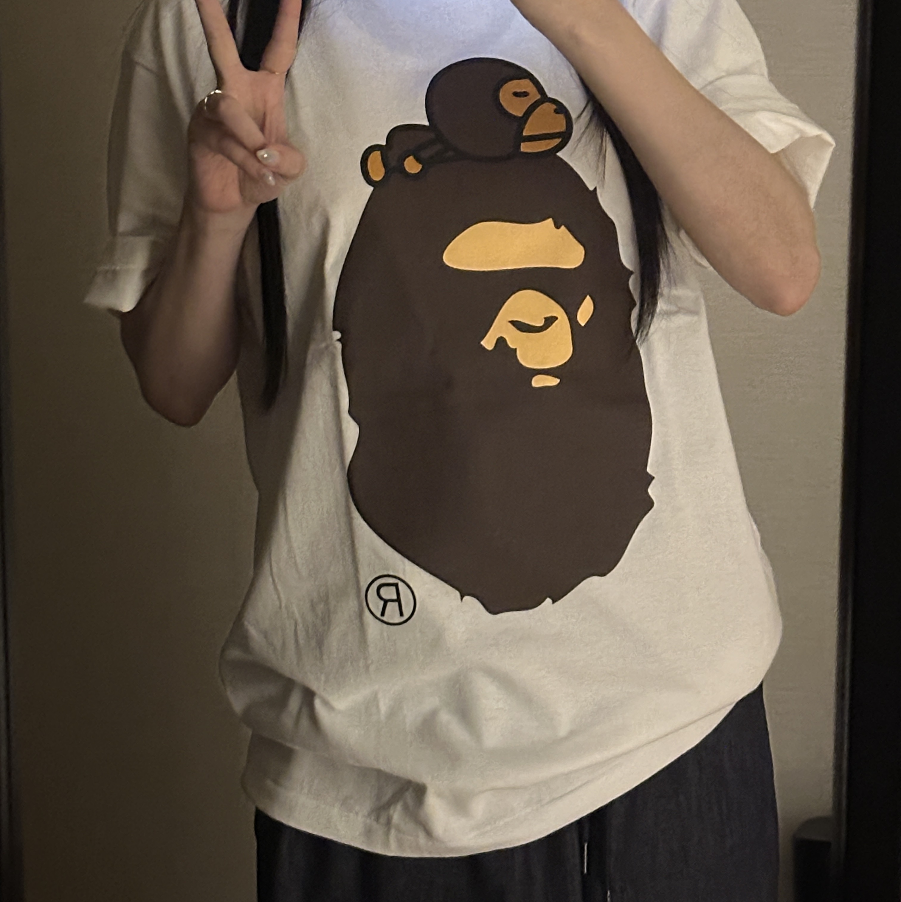 BAPE Milo On Big Ape T-Shirt White 착용 스타일 - 2