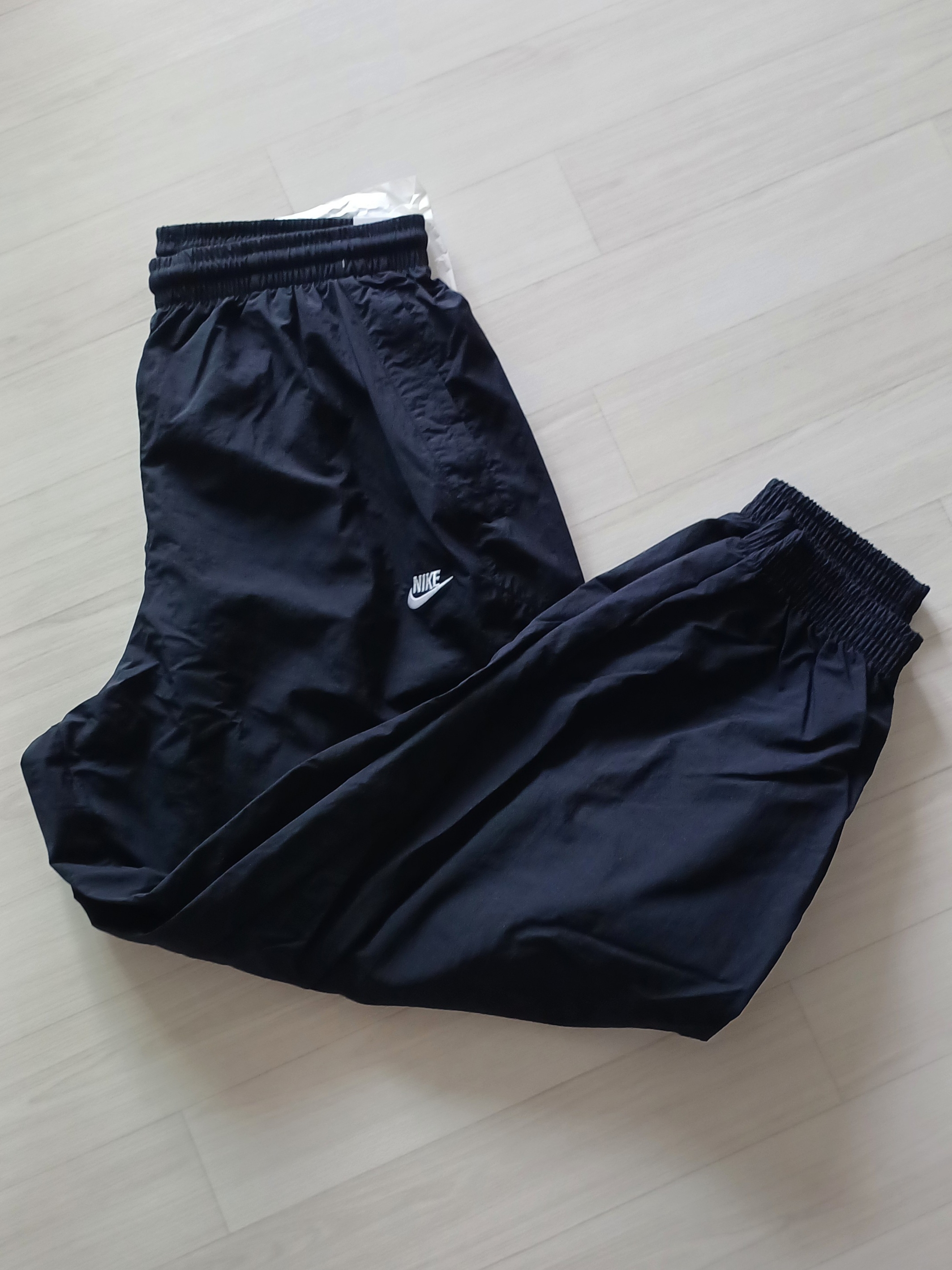 Nike Club Oversized Woven Track Pants Black White - Asia 착용 스타일
