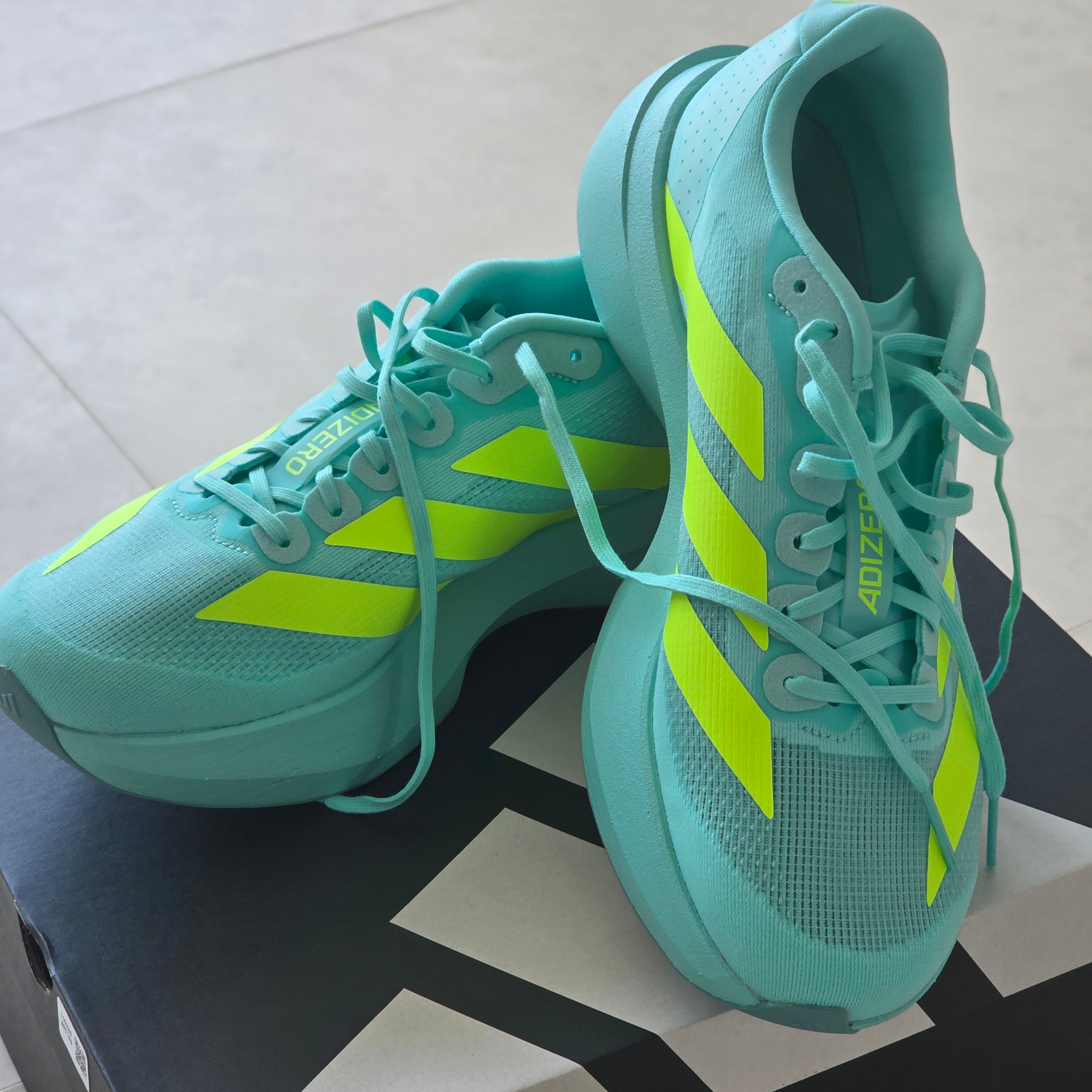 Adidas Adizero EVO SL Flash Aqua Lucid Lemon 착용 스타일