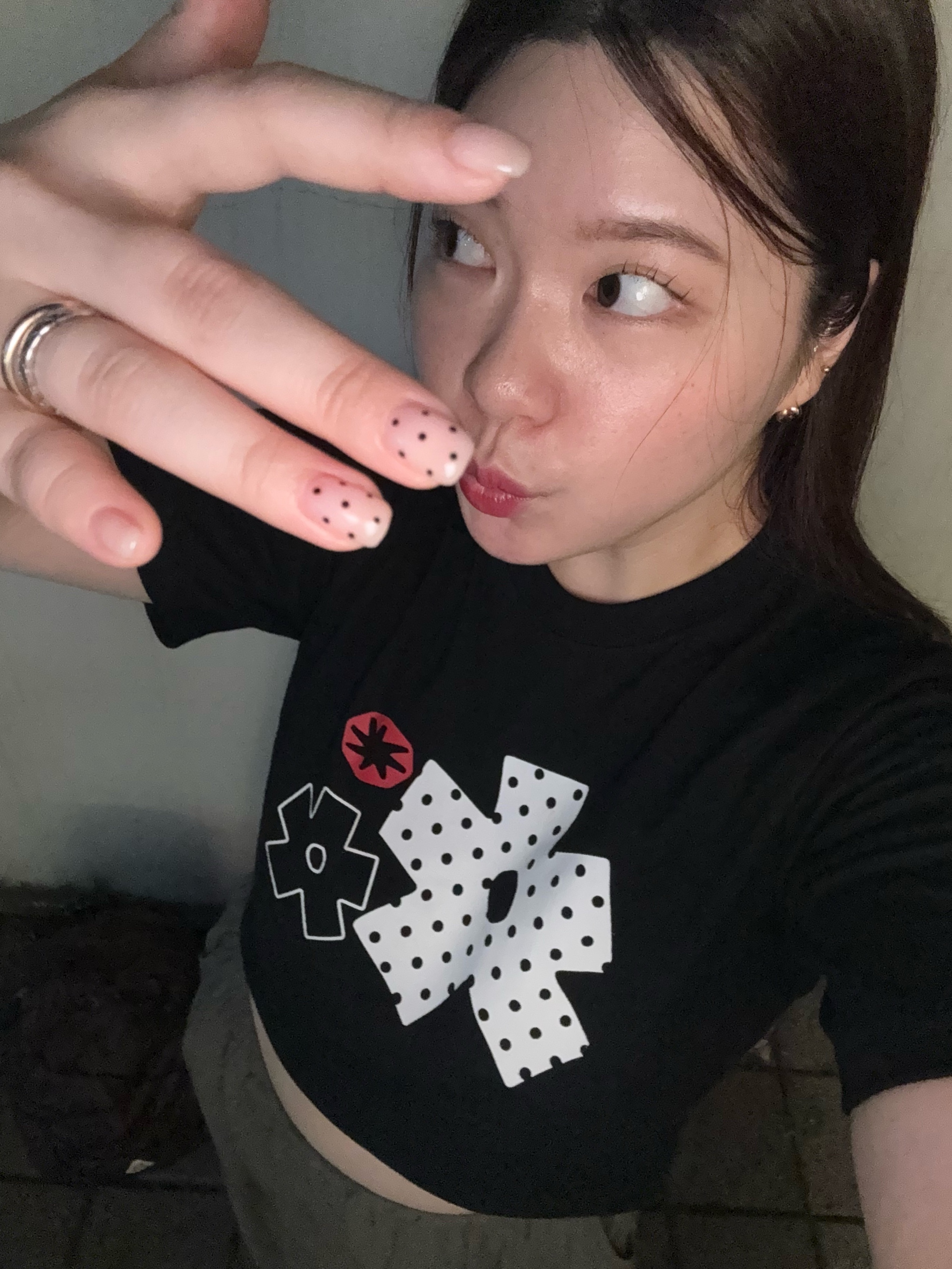 SLOW RECORD HOUSE Polka Dot Star T-Shirt Black 착용 스타일 - 7