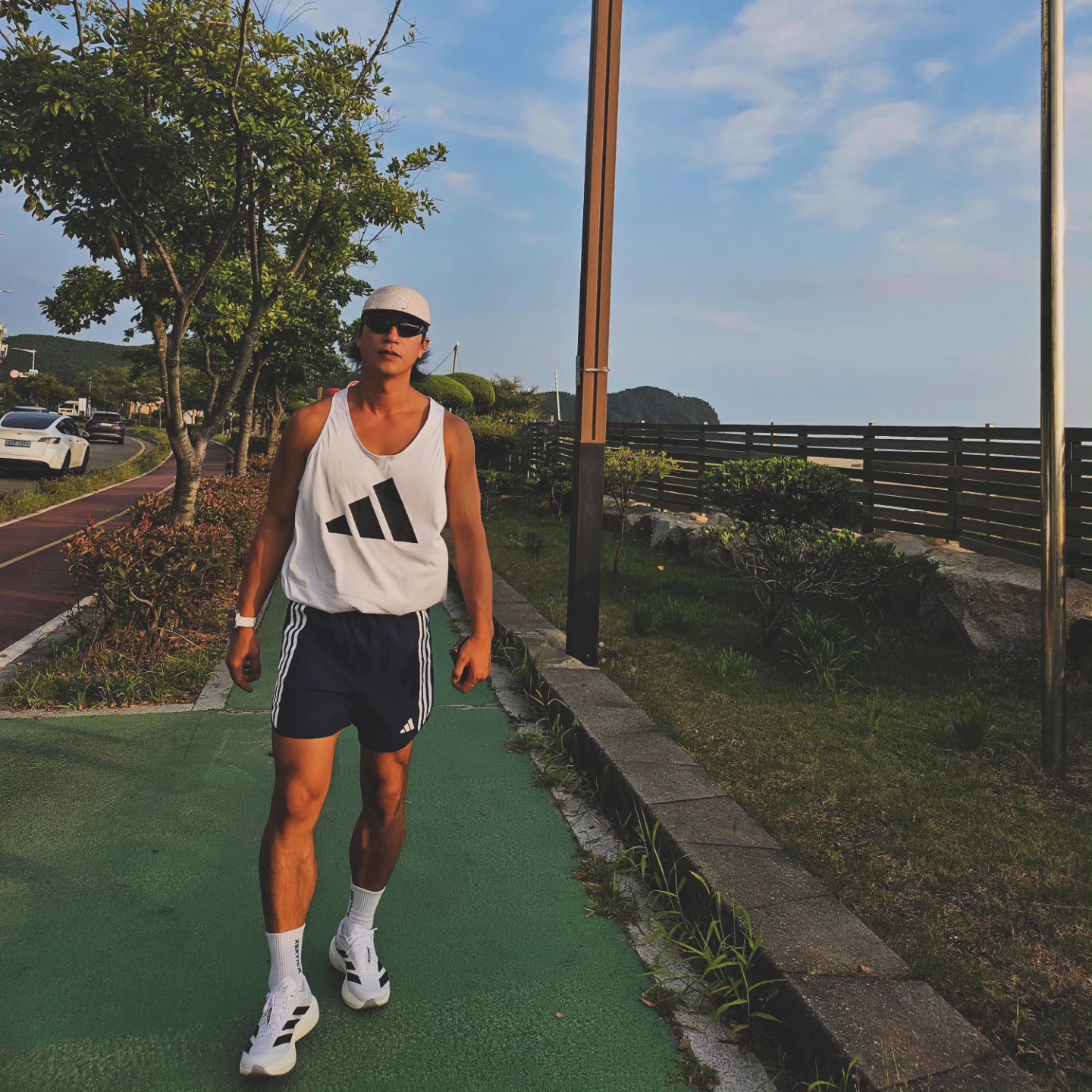 (W) Adidas Adizero EVO SL Cloud White Core Black, Adidas Adizero EVO SL Cloud White Core Black 착용 스타일 - 1