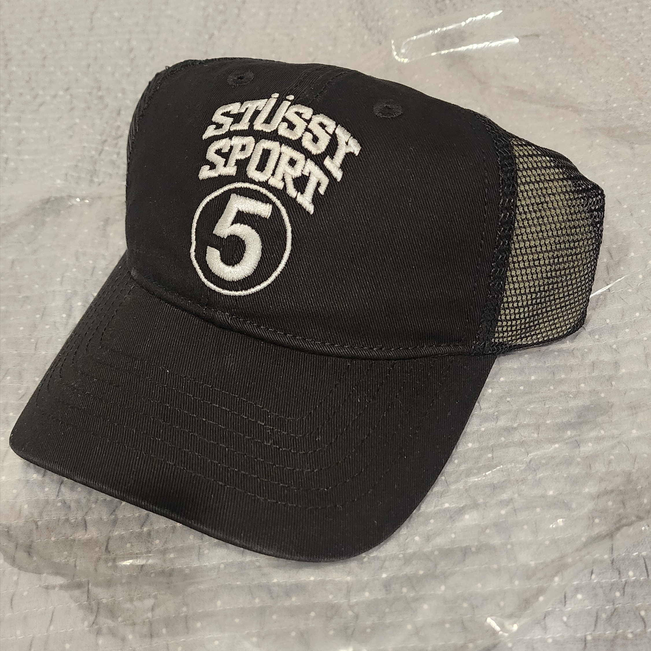 Stussy Low Profile Sport 5 Strapback Black 착용 스타일