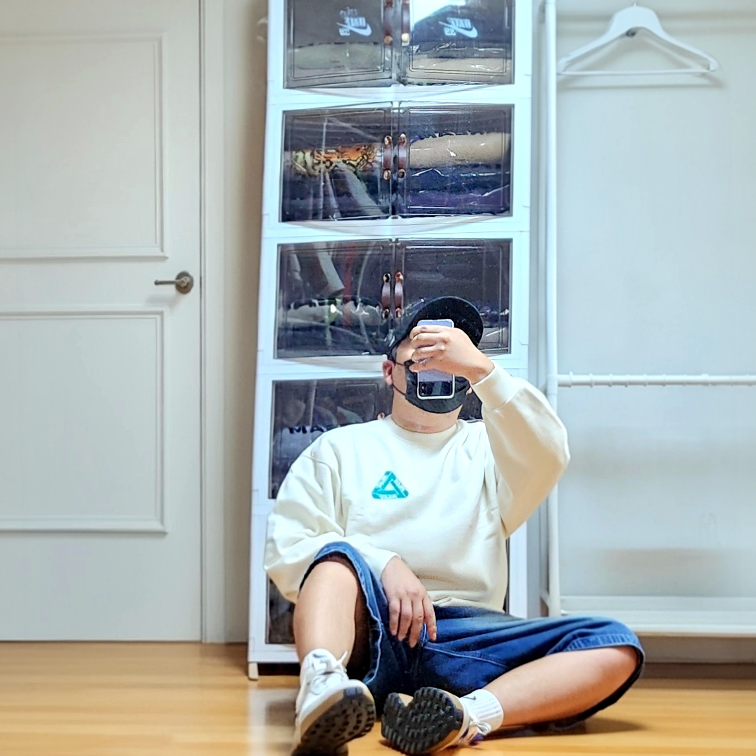 Palace Reacto Tri-Ferg Crew White - 25SS, Nike x Tom Sachs General Purpose Shoe Light Cream 착용 스타일 - 1