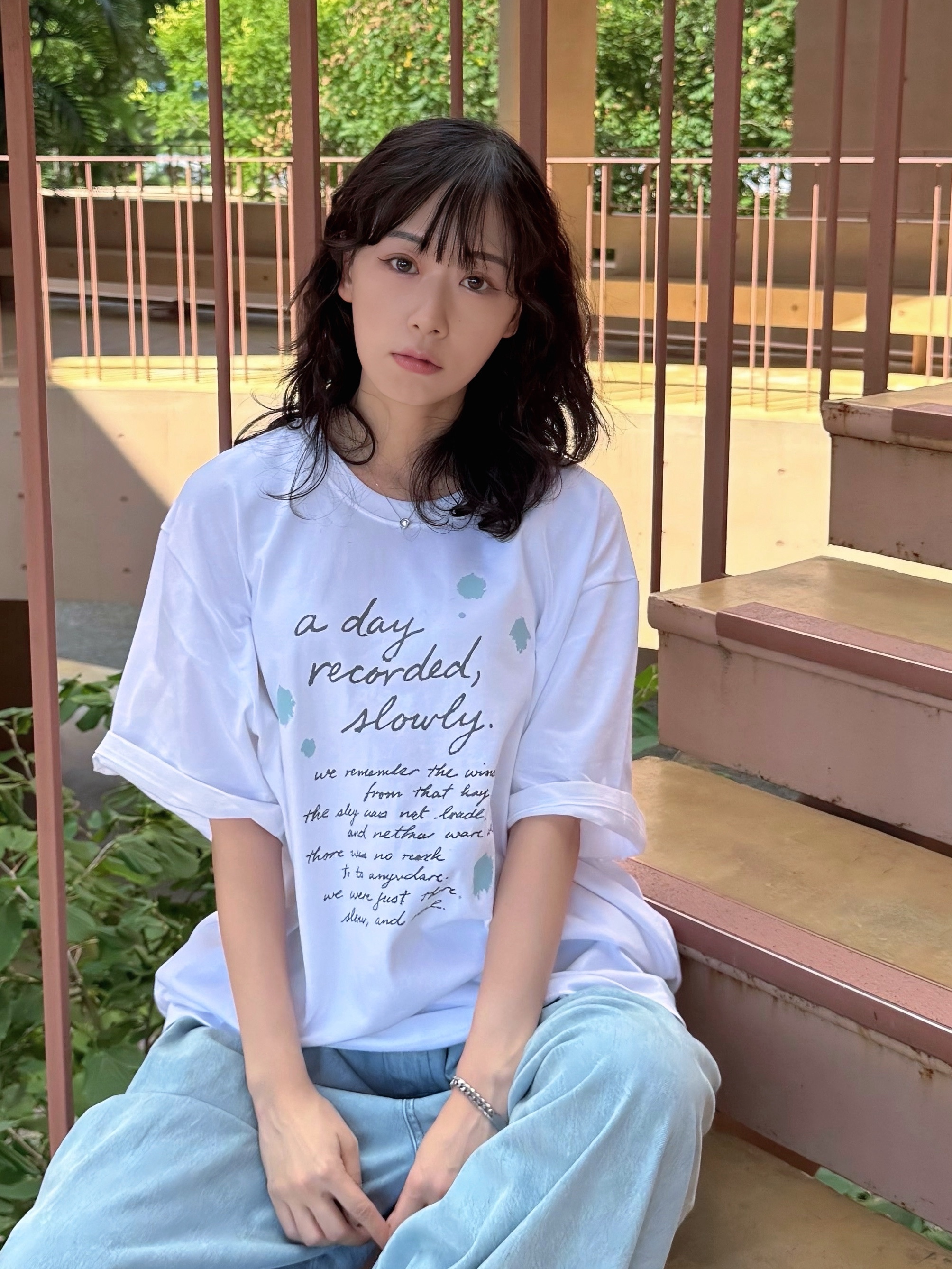 SLOW RECORD HOUSE Day Record T-Shirt White 착용 스타일 - 1