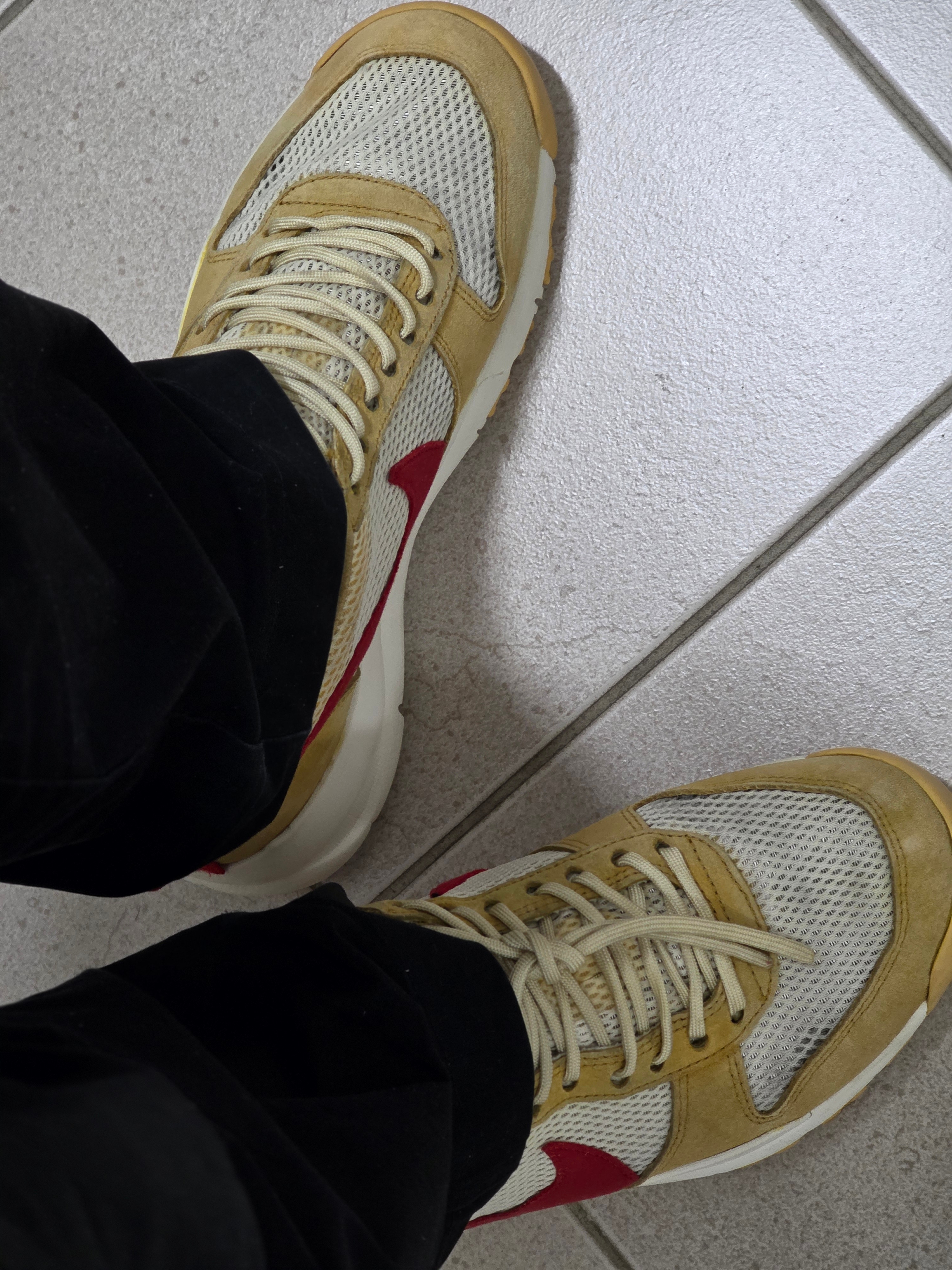 Nike x Tom Sachs Mars Yard Shoe 2.0 Space Camp 착용 스타일 - 2