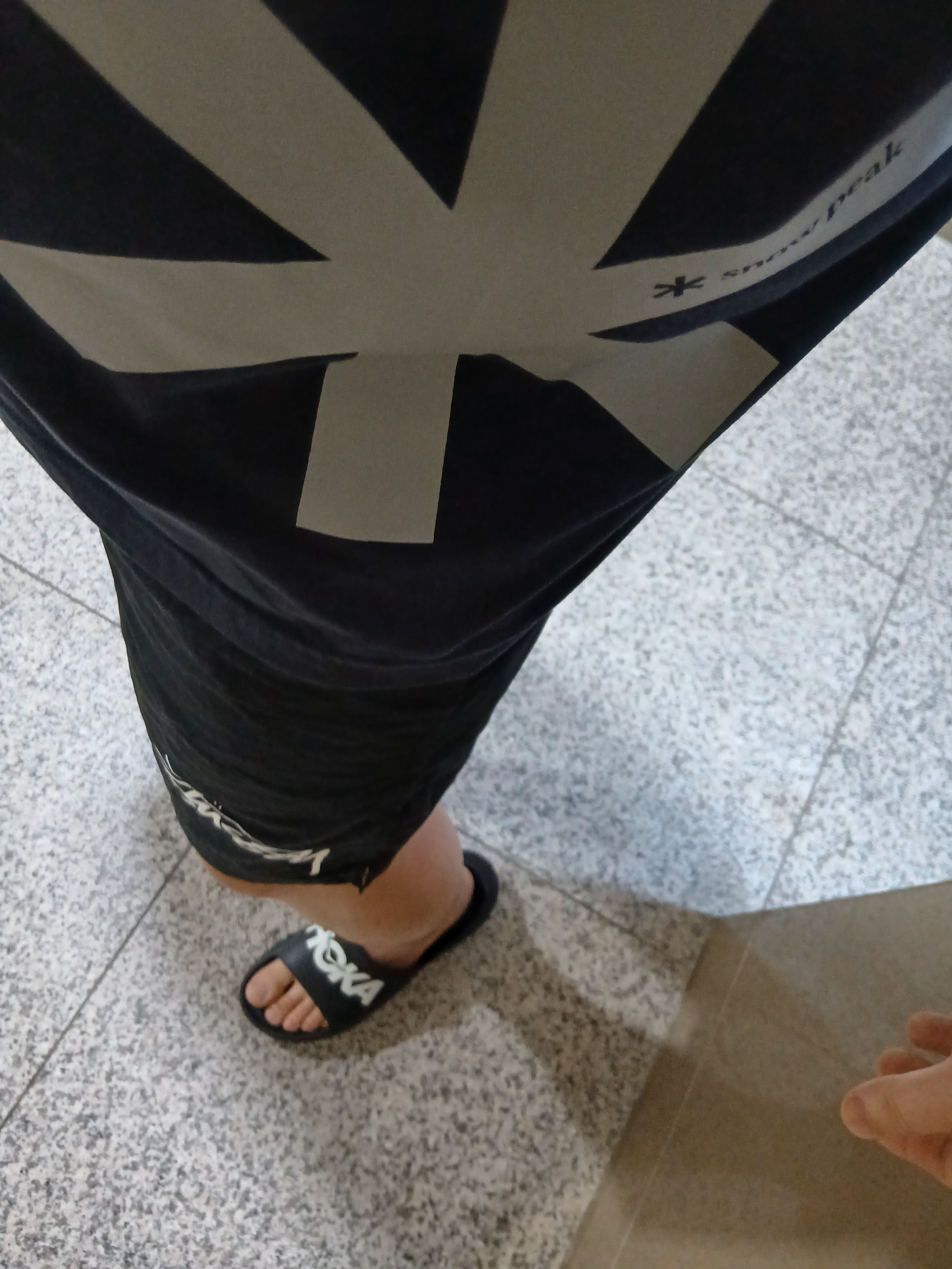 Nike x Stussy Shorts Black (FJ9167-010), Hoka Ora Athletic Slide Black White 착용 스타일 - 3