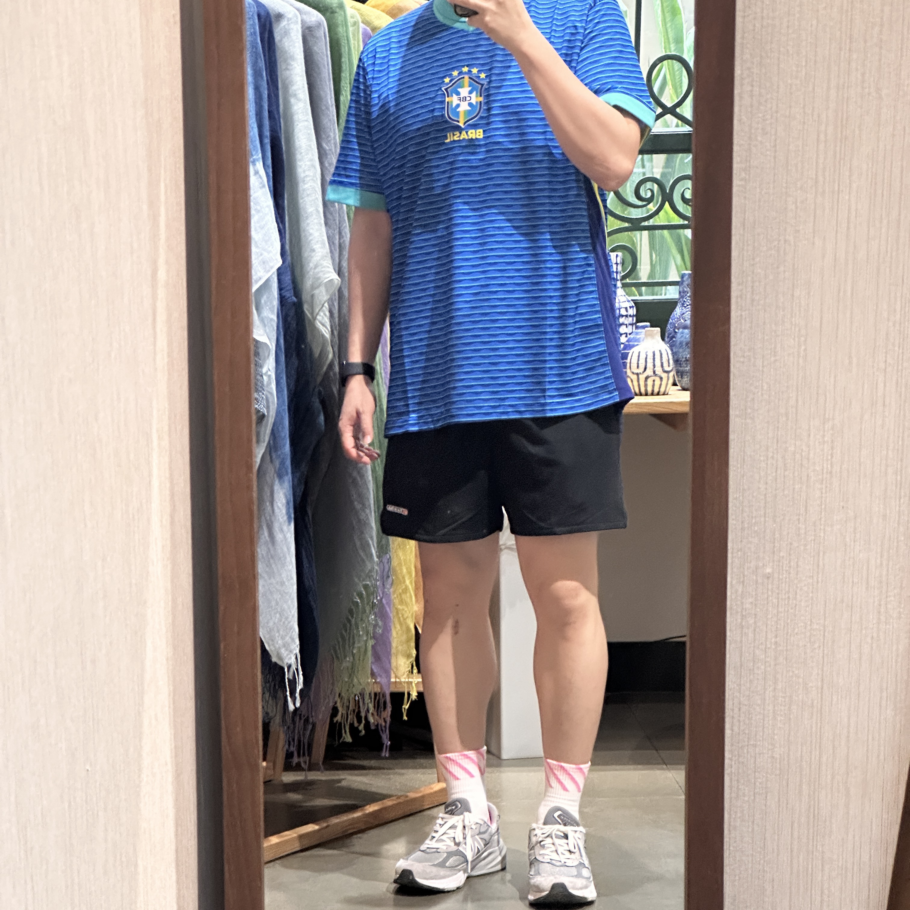 Nike Brazil 2024 Dri-Fit Stadium Away Replica Jersey Soar (Non Marking Ver.), New Balance 990v6 Made in USA Grey - D Standard 착용 스타일