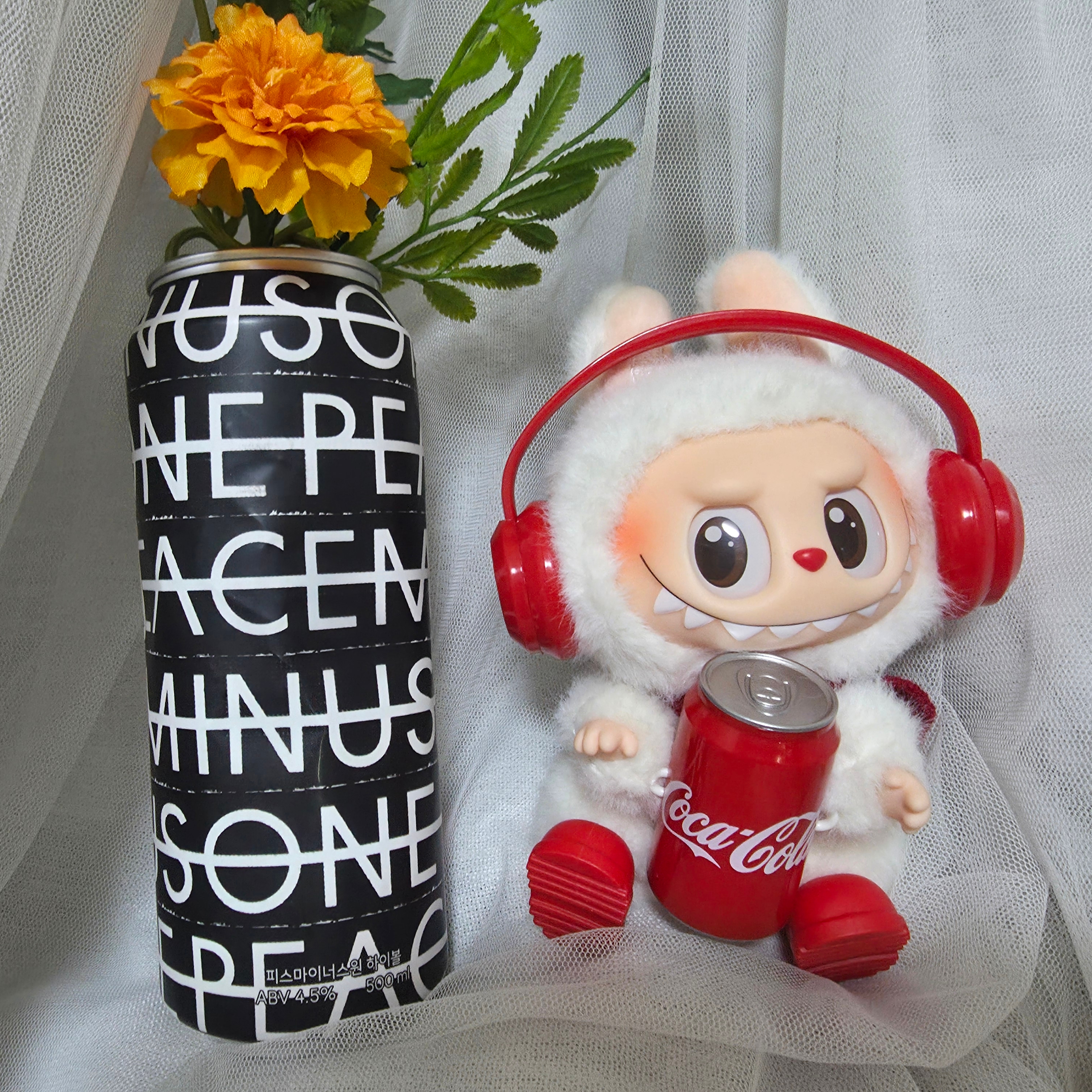 Pop Mart Labubu Coca Cola Series Keyring Sealed Case (1 Blind Box), Pop Mart Labubu Coca Cola Series Happy Factor Keyring (Opened Case) 착용 스타일