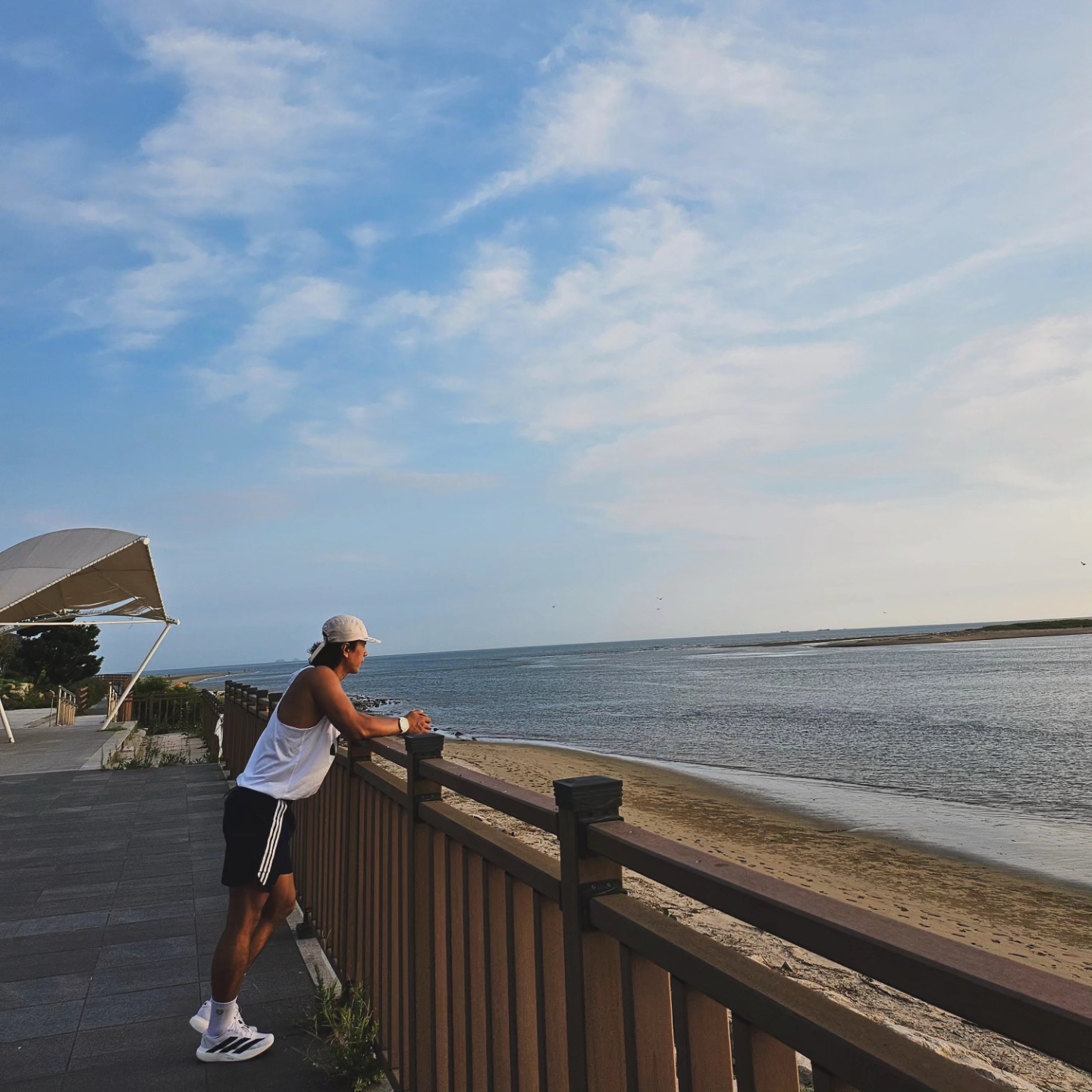 (W) Adidas Adizero EVO SL Cloud White Core Black, Adidas Adizero EVO SL Cloud White Core Black 착용 스타일 - 2