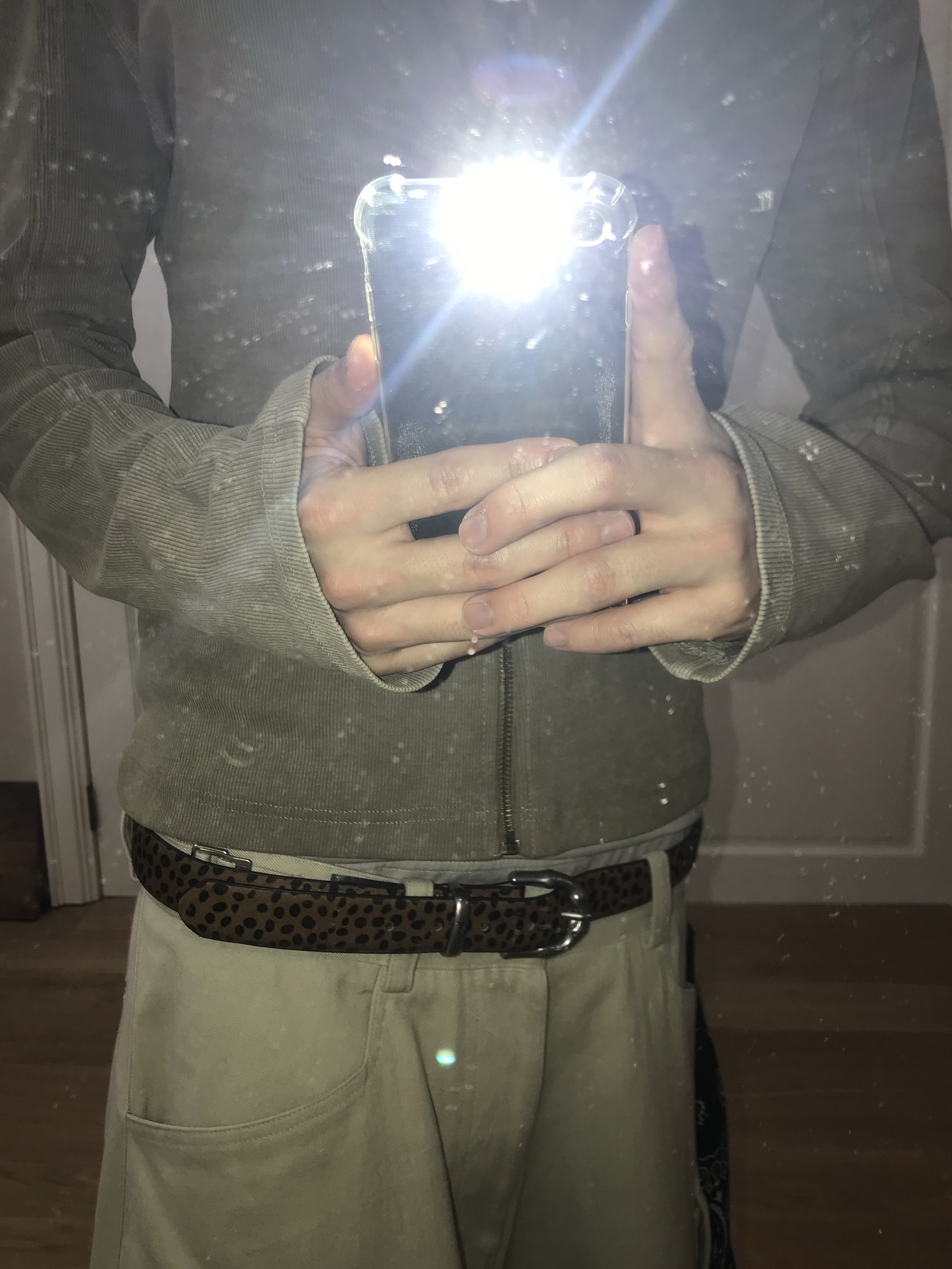 Stussy Bamboo Buckle Belt Hairy Leopard Pattern, Nonnod Side Cargo Shorts Beige 착용 스타일 - 1
