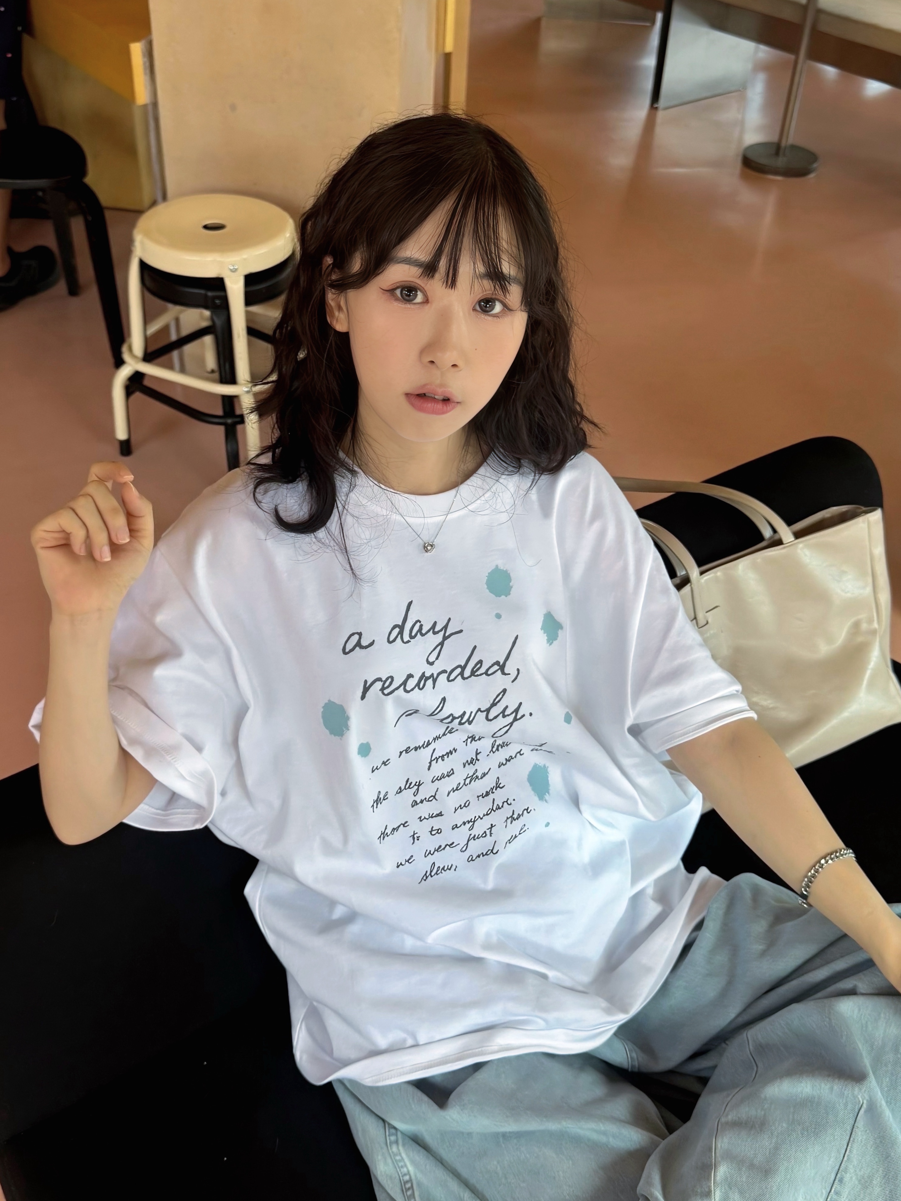 SLOW RECORD HOUSE Day Record T-Shirt White 착용 스타일 - 6