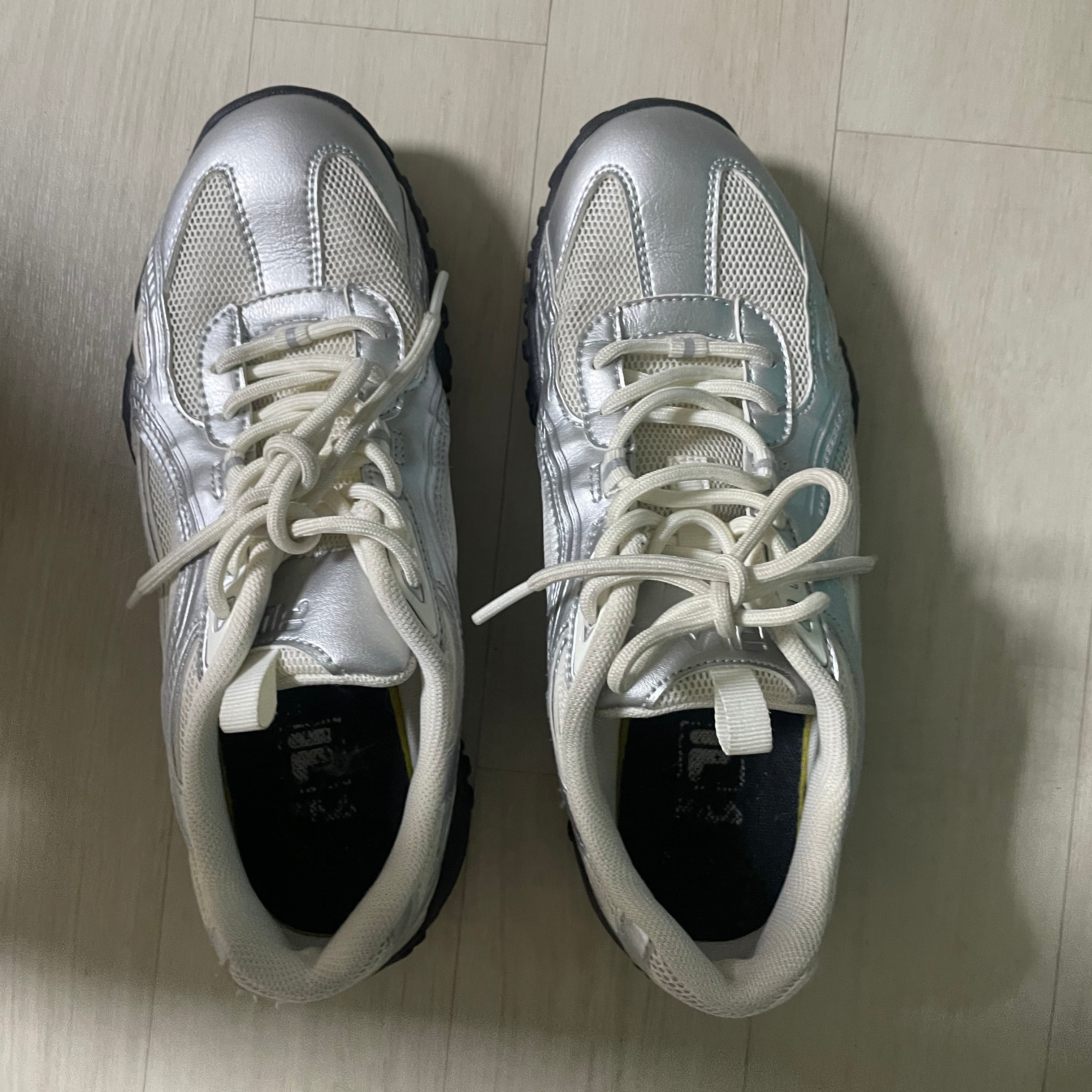 Fila Echappe MS Silver Moon 착용 스타일