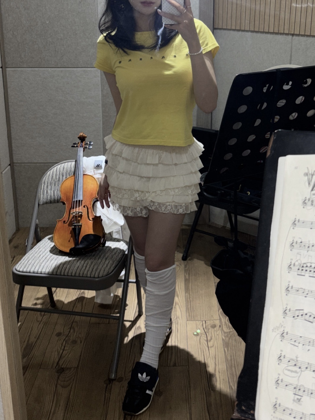Roughneck Lace Tutu Pants Skirt White, Sansan Gear Chan T-Shirt Yellow 착용 스타일