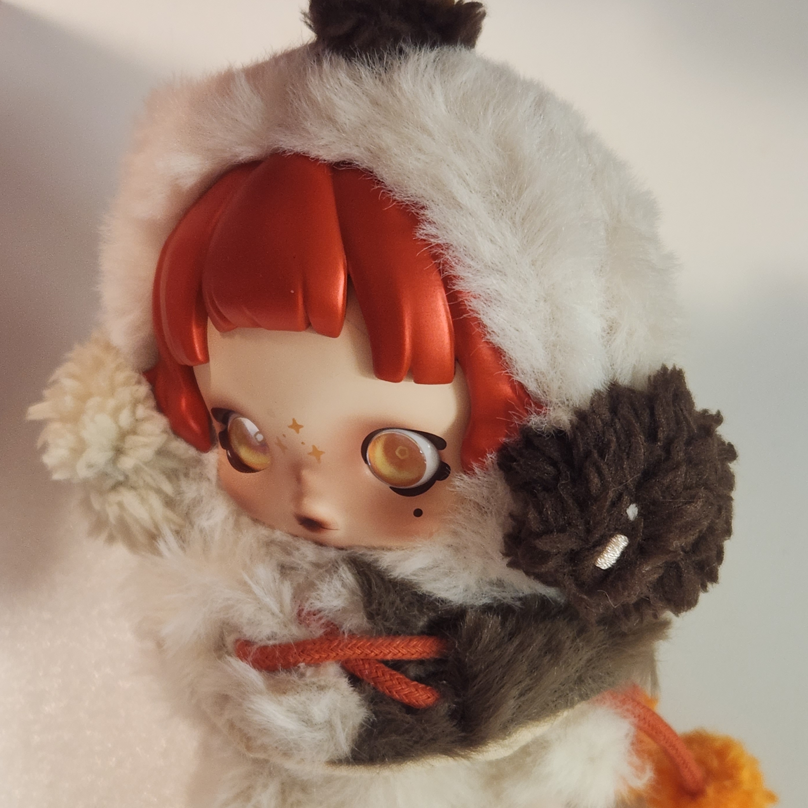 Pop Mart Skullpanda Winter Symphony Series Keyring Ode to Cocoa (Opened Case) 착용 스타일 - 1