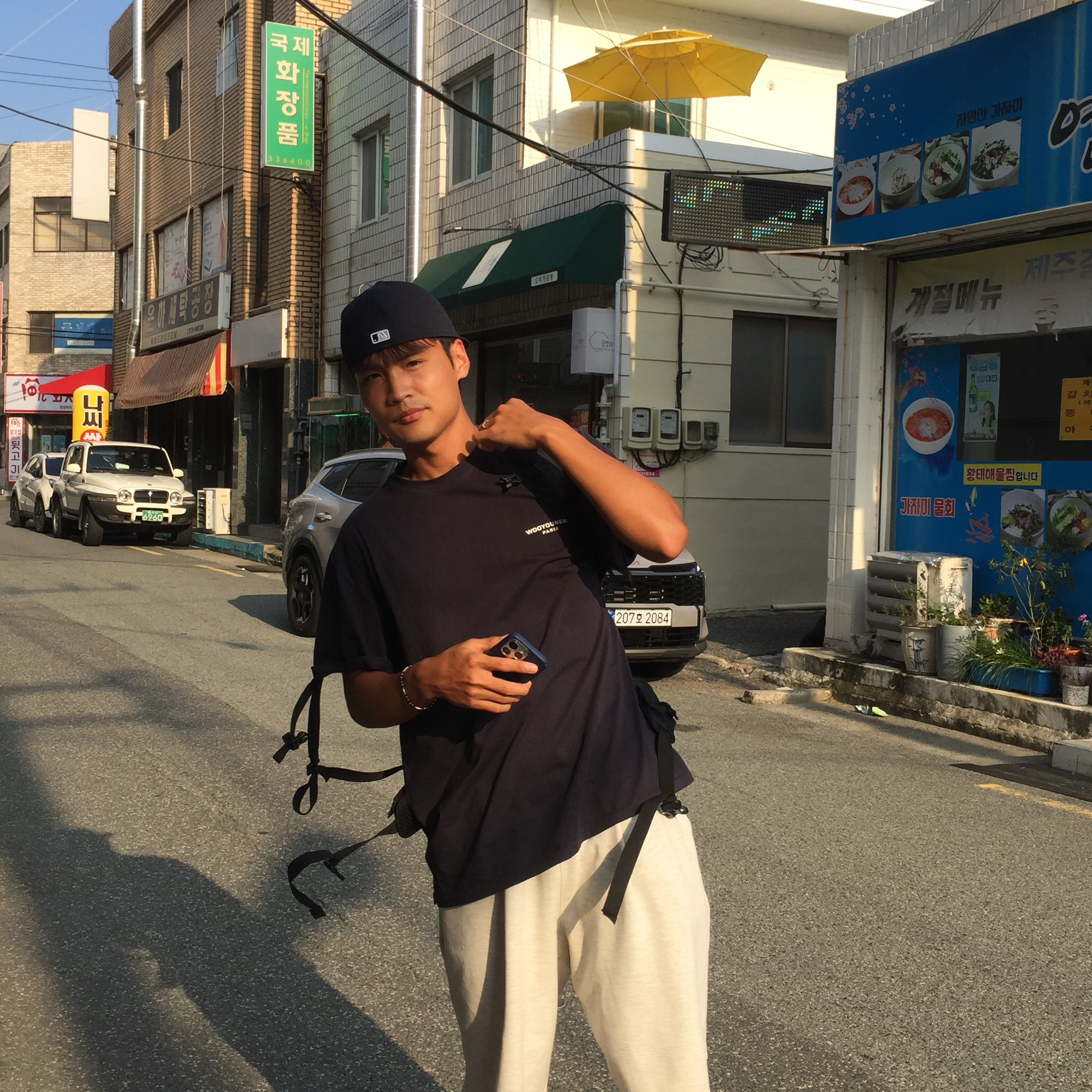 Wooyoungmi Flower Print Back Logo T-Shirt Navy - 22SS, New Era 59Fifty MLB Authentic New York Yankees Game Navy 착용 스타일 - 3