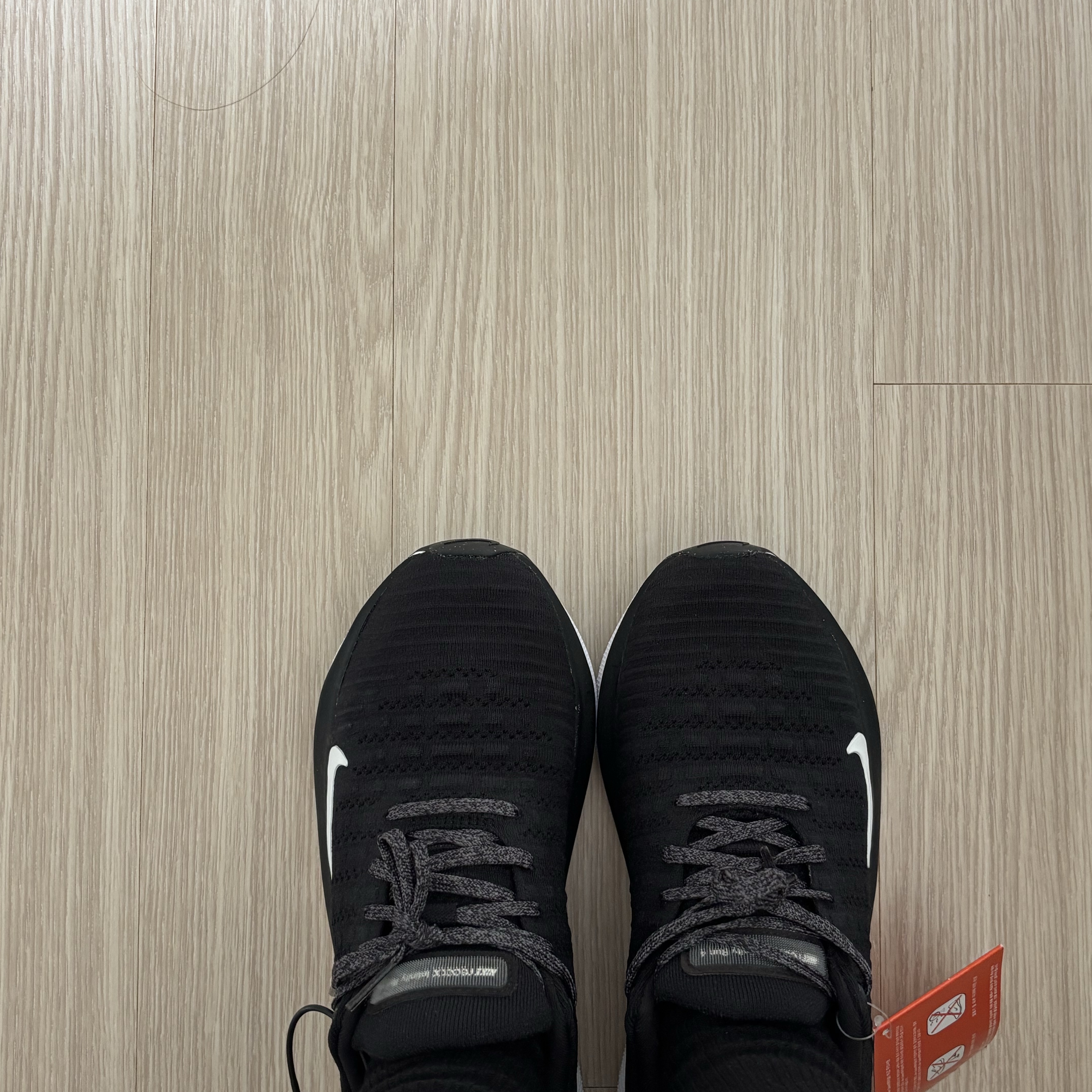 (W) Nike ReactX Infinity Run 4 Black White 착용 스타일 - 3