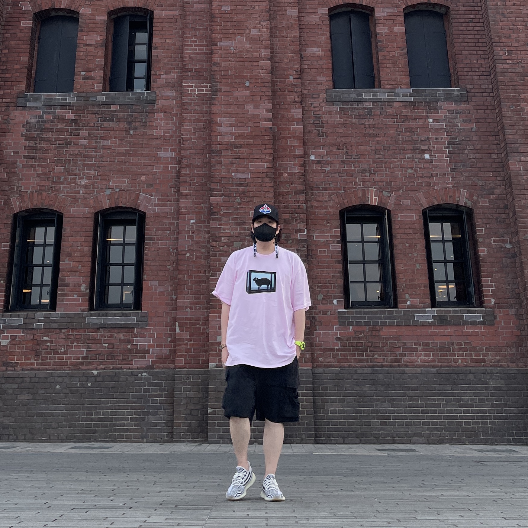 Hysteric Glamour Dynamite Angel Patch All Mesh Cap Black, Supreme x Damien Hirst T-Shirt Light Pink - 25SS 착용 스타일 - 2