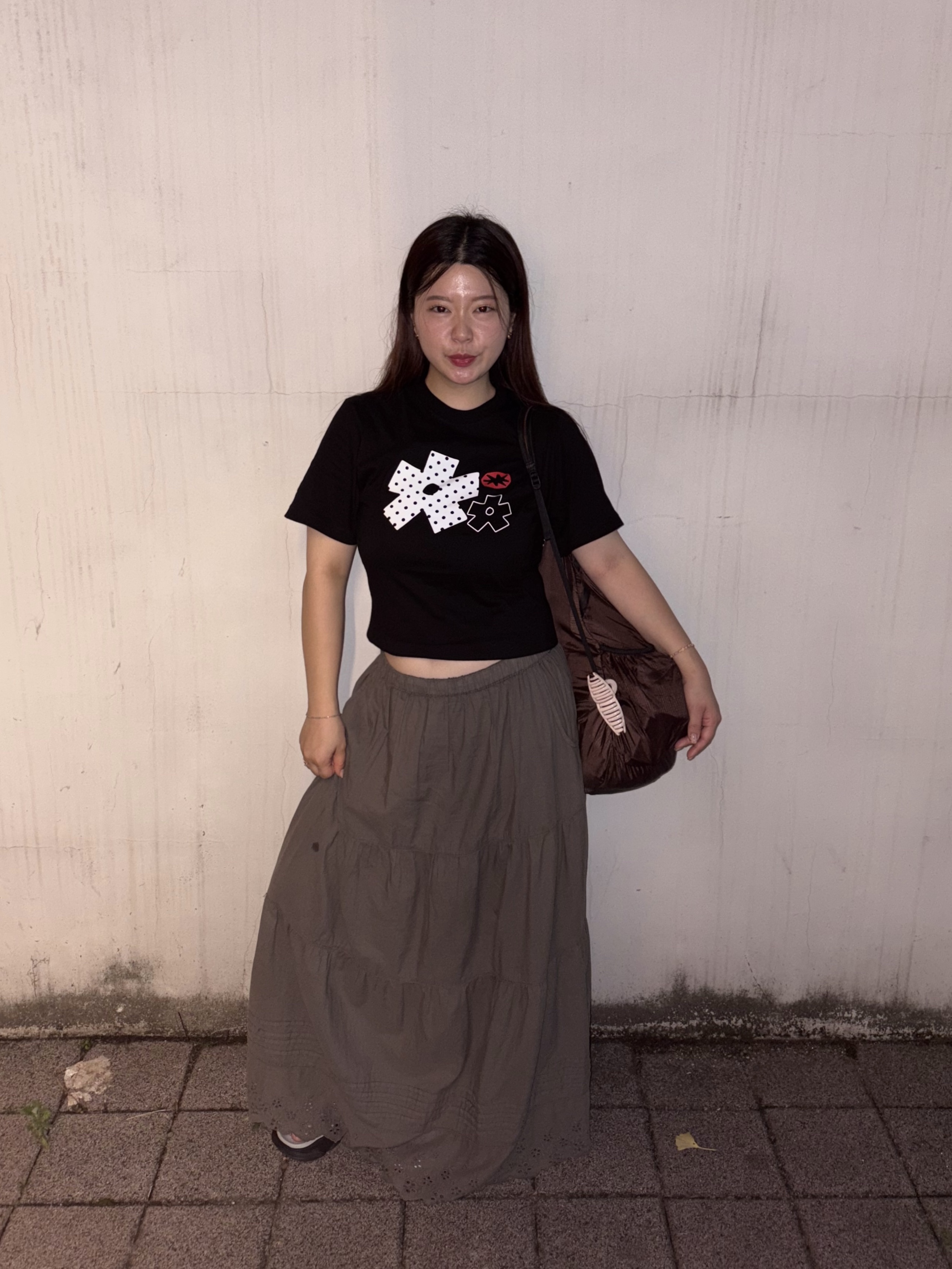 SLOW RECORD HOUSE Polka Dot Star T-Shirt Black 착용 스타일 - 1