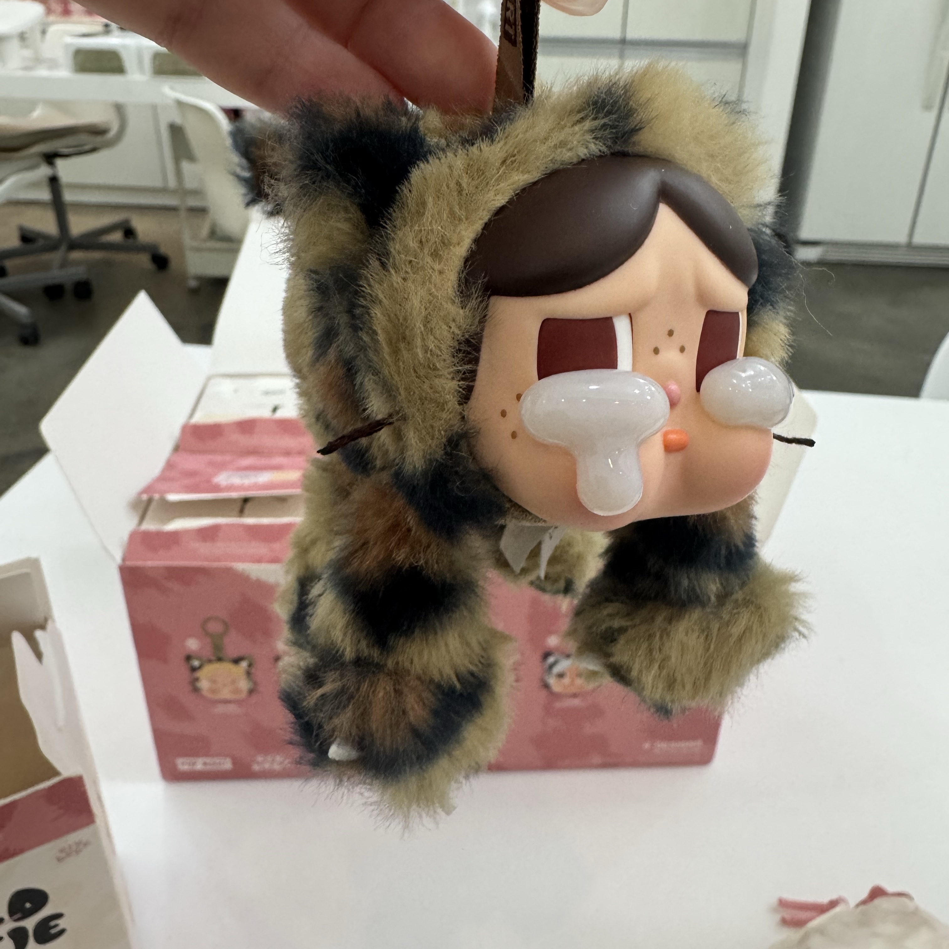 Pop Mart Crybaby Wild But Cutie Series Vinyl Plush Pendant (6 Blind Boxes), Pop Mart Crybaby Wild But Cutie Series Vinyl Plush Pendant Wild Cutie (Opened Case) 착용 스타일 - 1