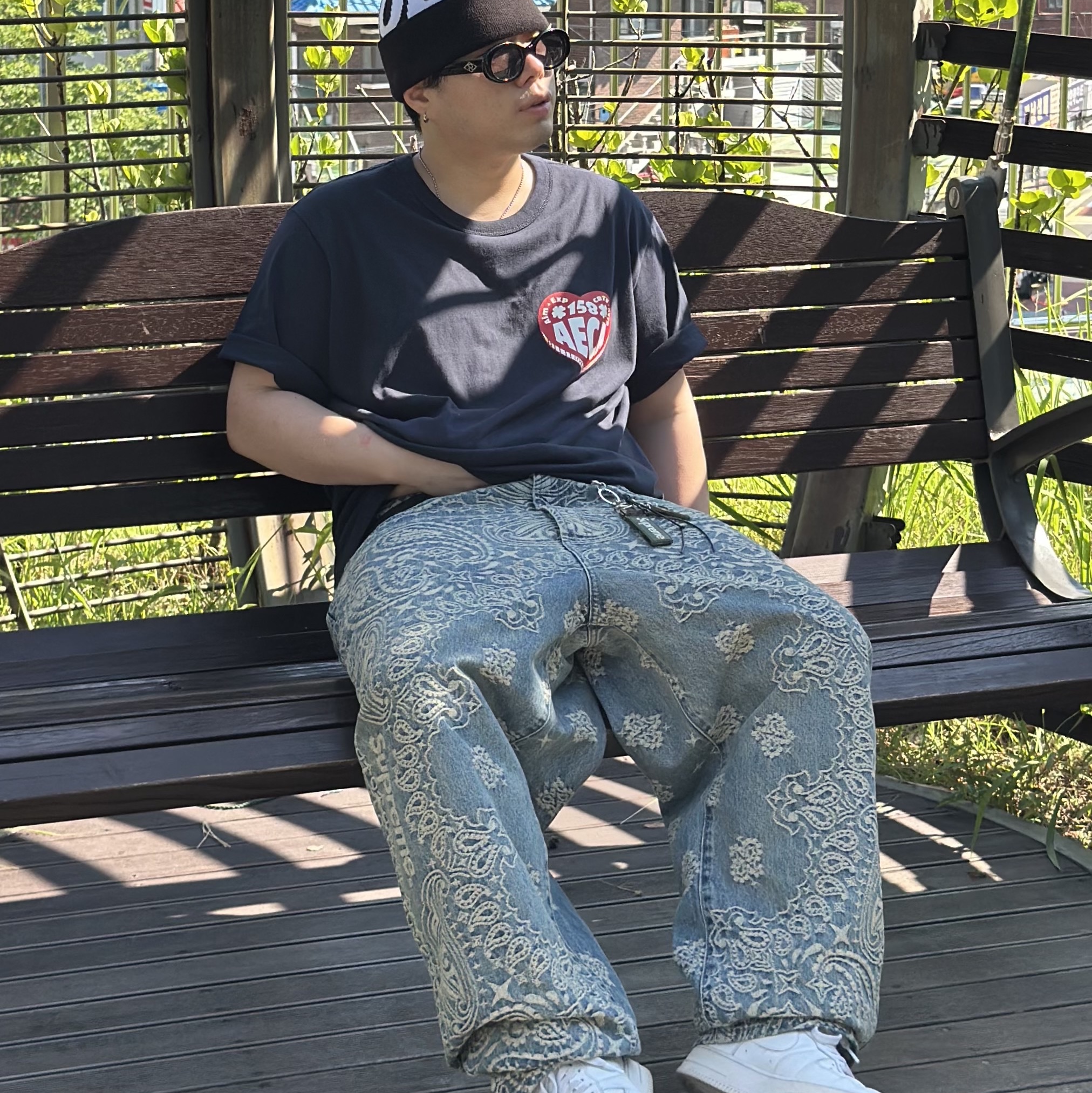 Supreme Bandana Jacquard Baggy Jean Blue - 25SS, Supreme Big Logo Beanie Black 착용 스타일 - 4