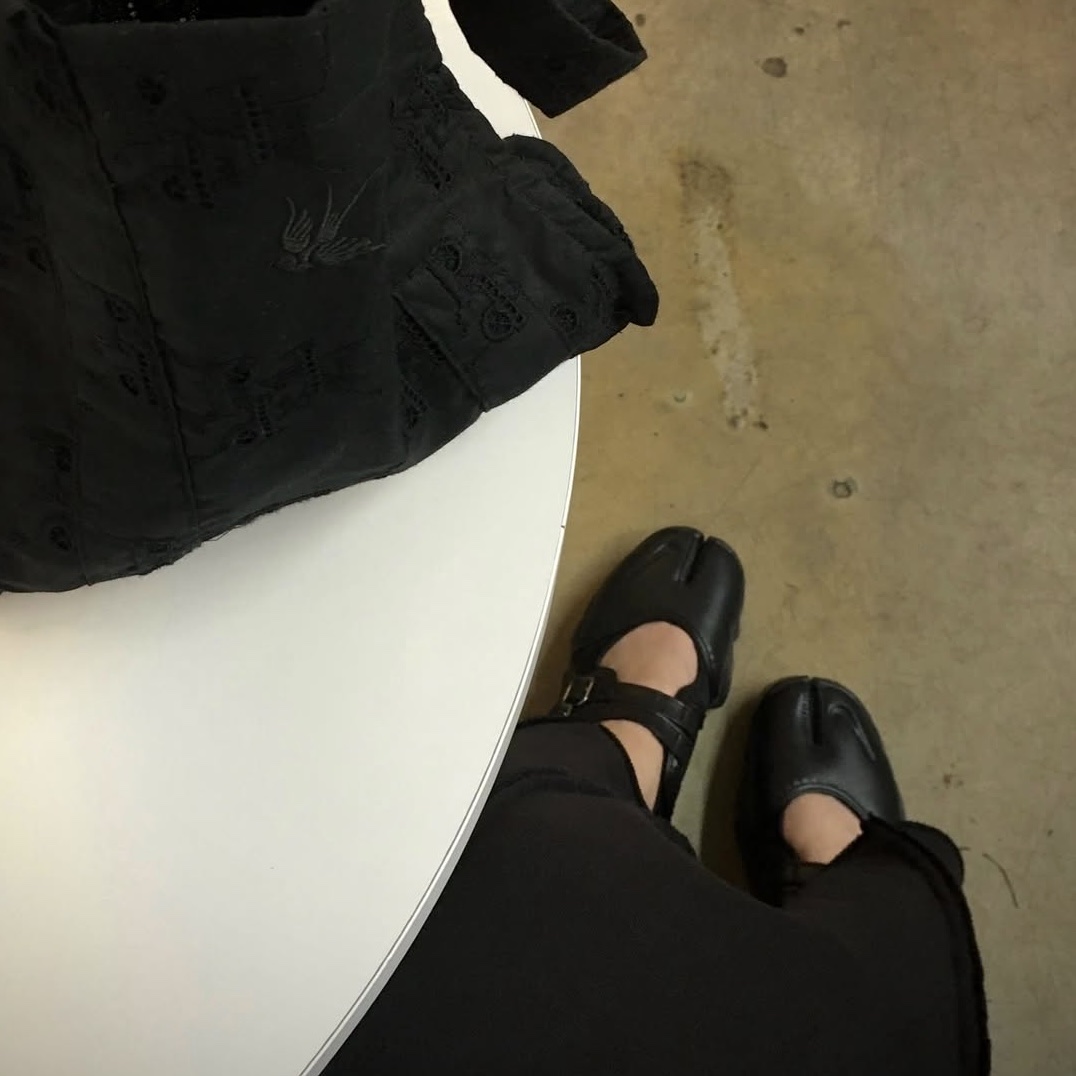 (W) Nike Air Rift Breathe Strap Black 착용 스타일