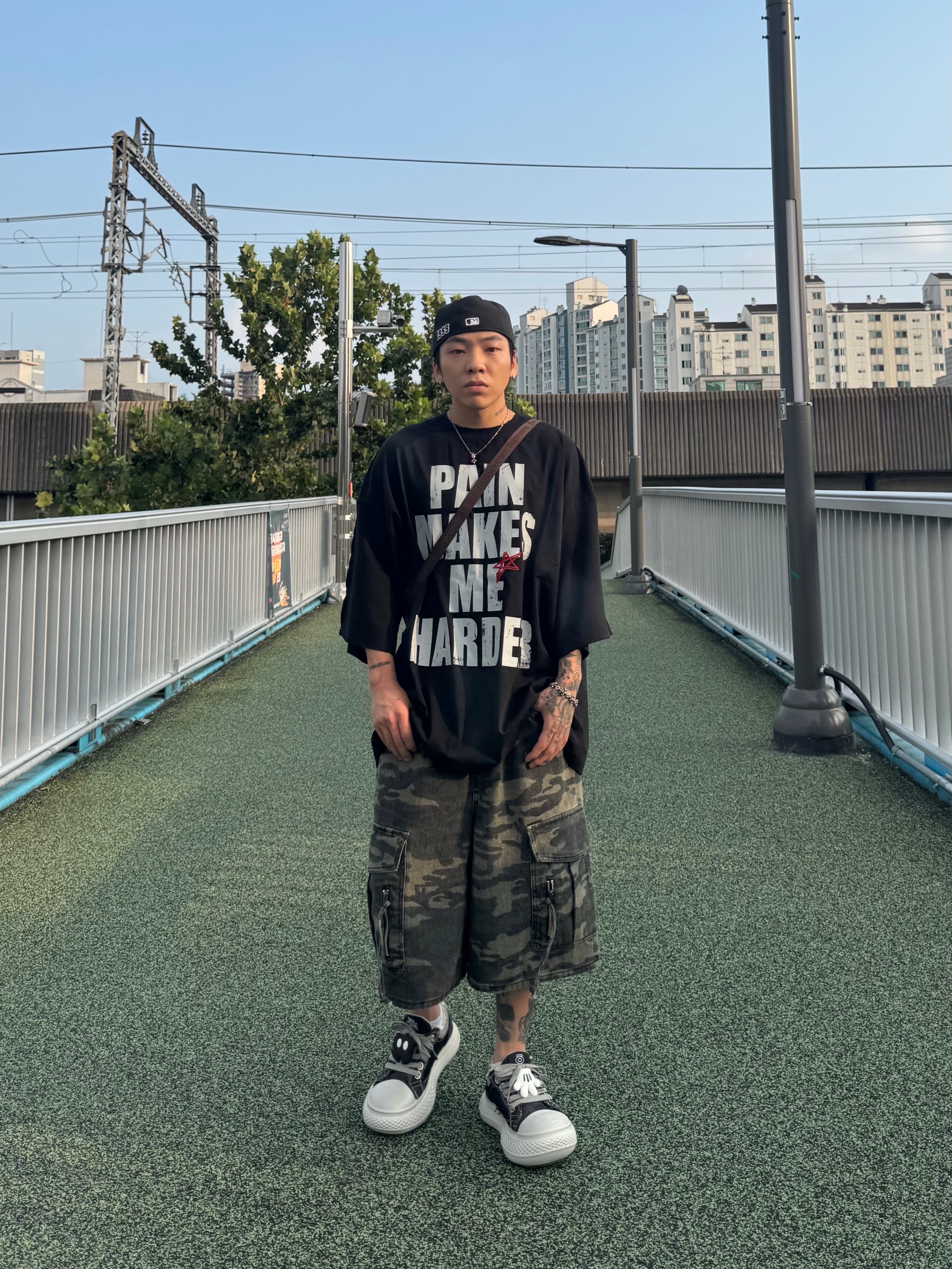 Supreme Mesh Mini Duffle Bag Truetimber Kanati Camo - 25SS 착용 스타일 - 6