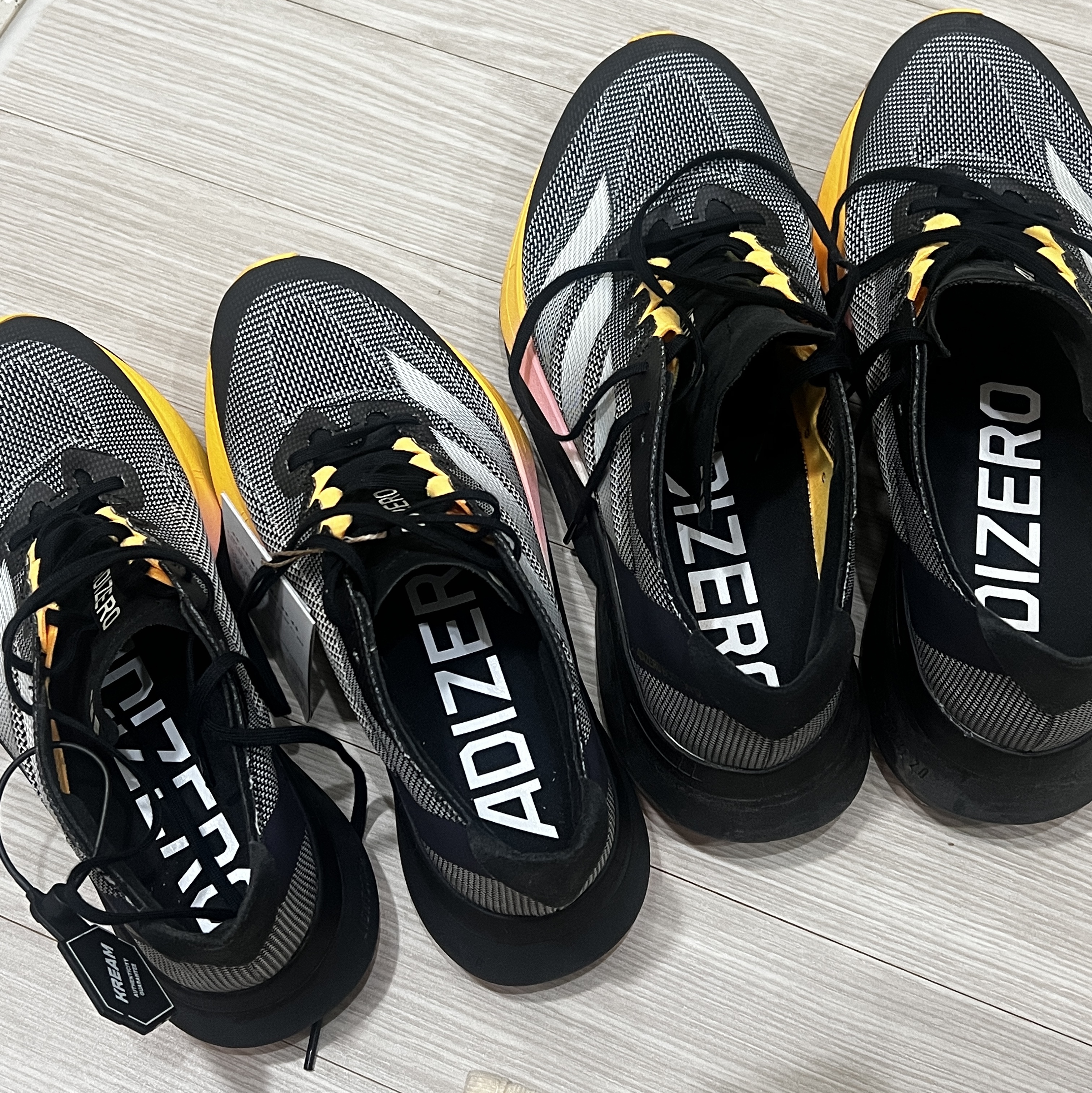 (W) Adidas Adizero Boston 12 Core Black Zero Metalic 착용 스타일