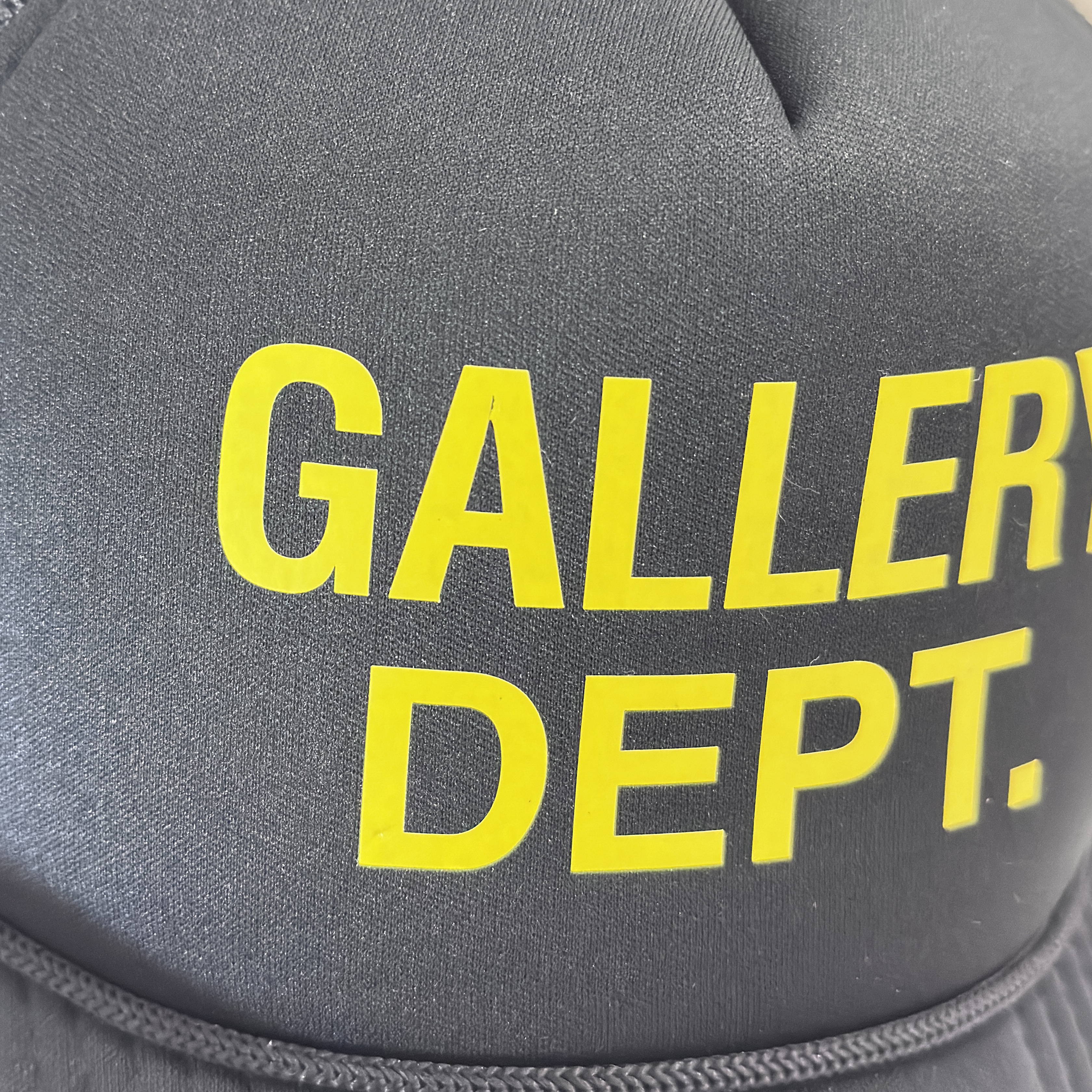 Gallery Dept. GD Trucker Cap Black 착용 스타일 - 1
