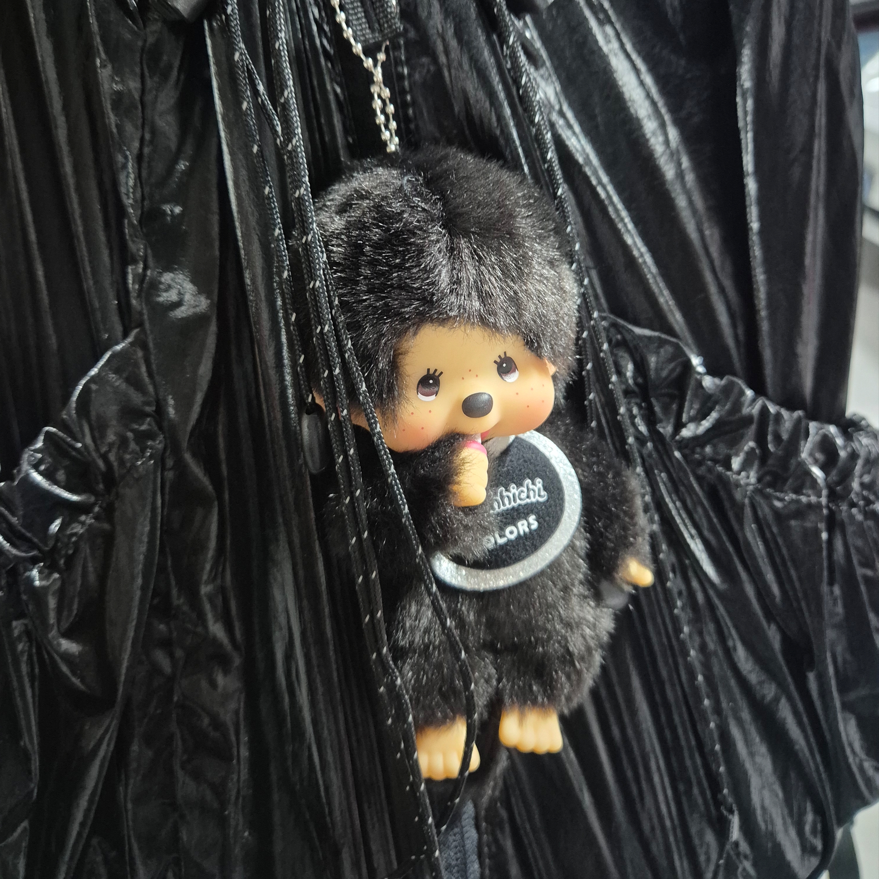 Monchhichi Colors Key Chain Black 착용 스타일