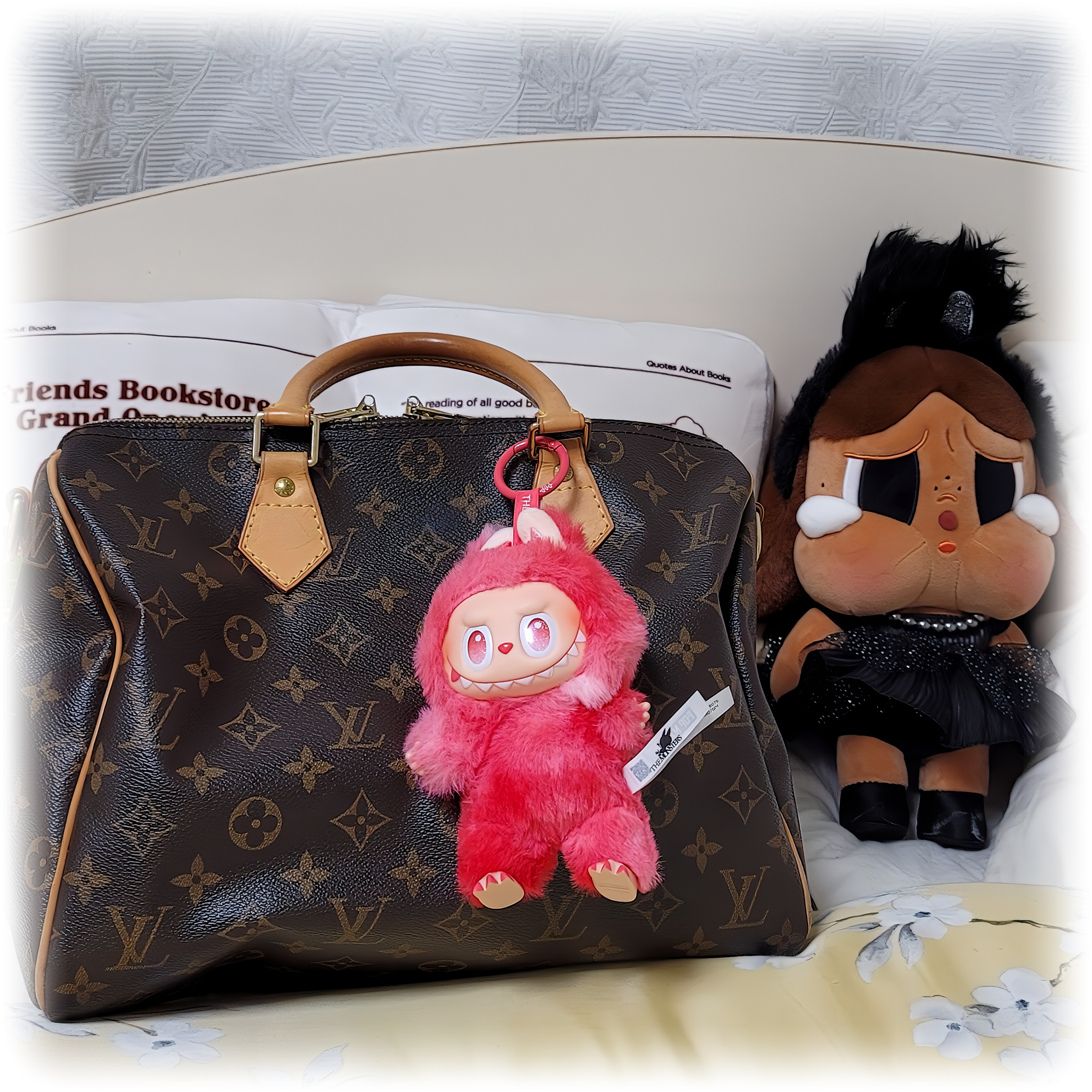 Pop Mart Labubu The Monsters Highlight Series Love Keyring (Opened Case) 착용 스타일