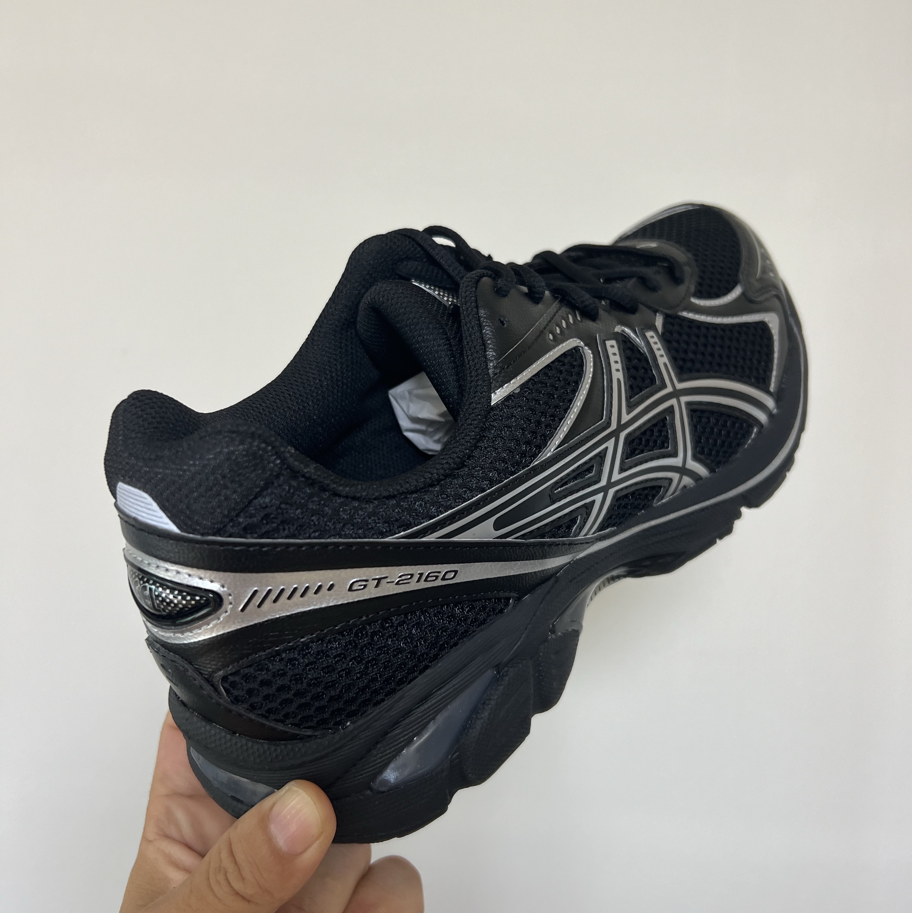Asics GT-2160 Black Pure Silver 착용 스타일 - 2