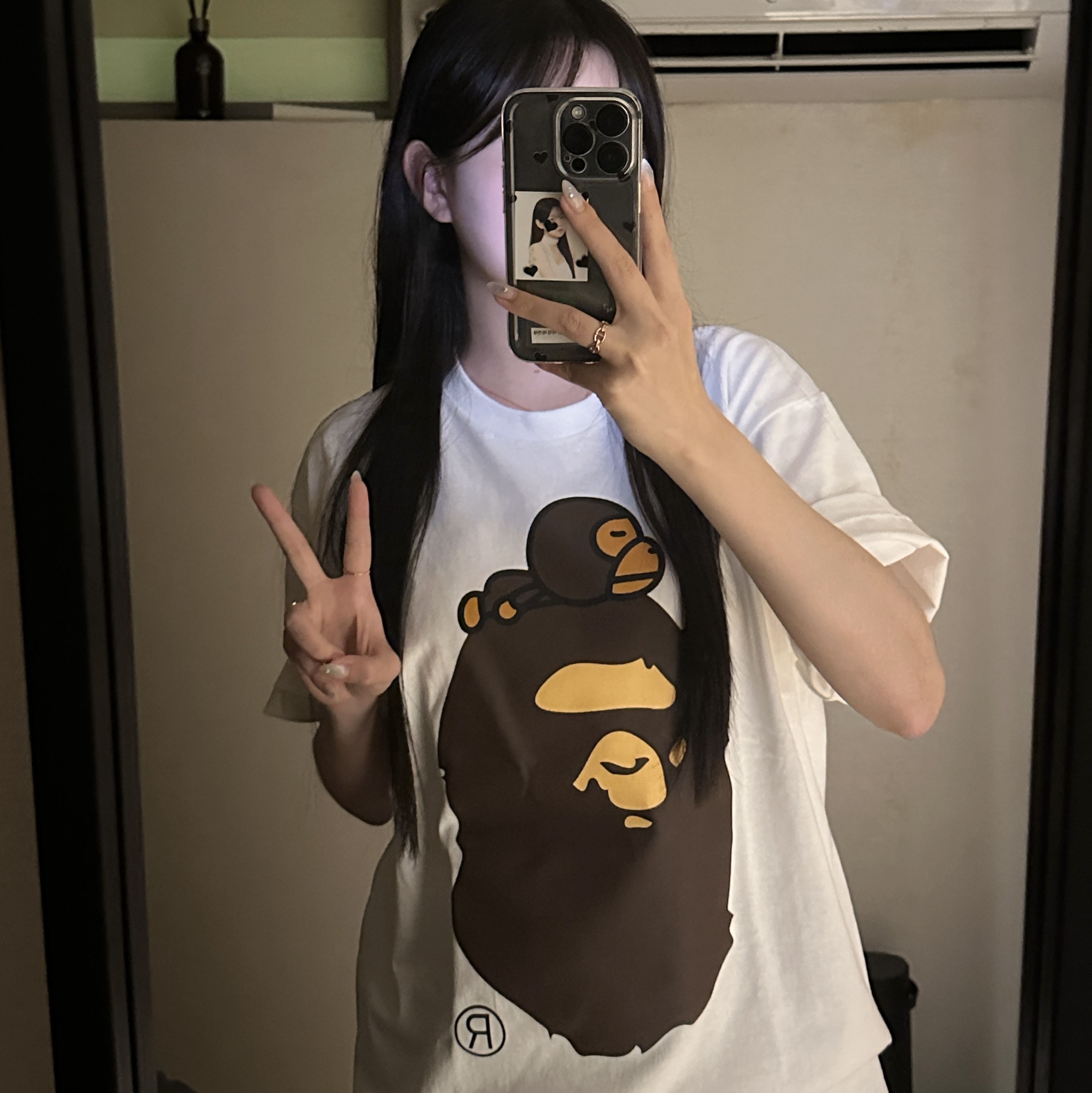 BAPE Milo On Big Ape T-Shirt White 착용 스타일 - 1