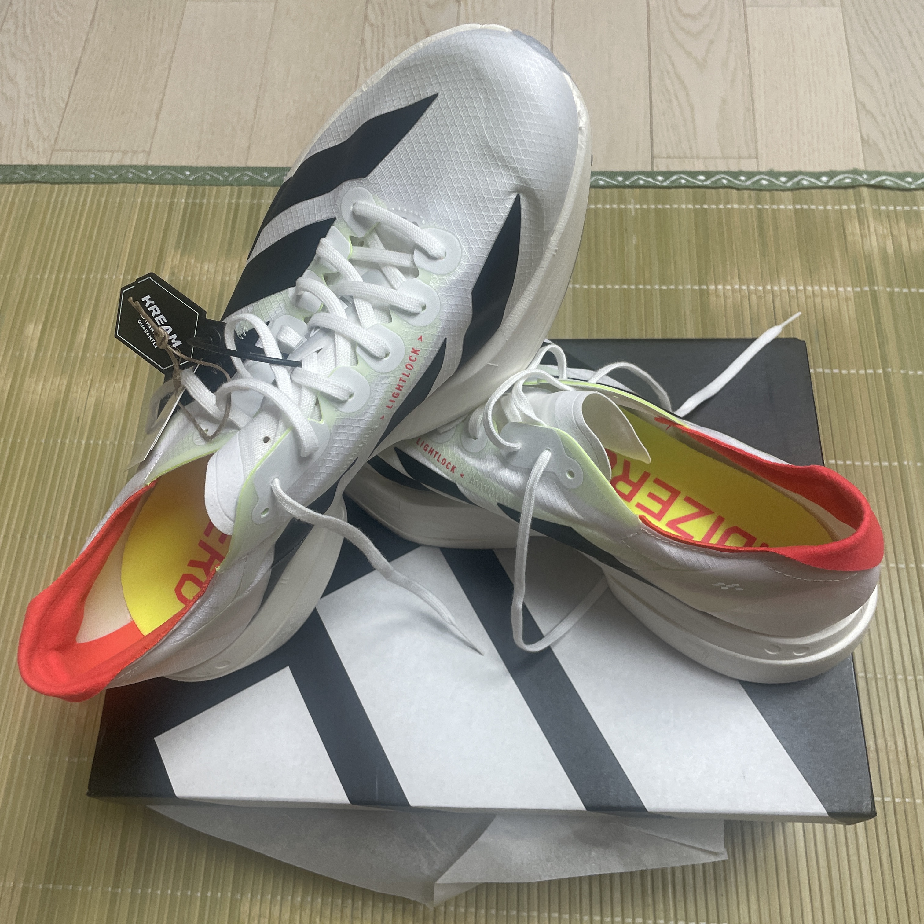 Adidas Adizero Adios Pro 4 Cloud White Core Black 착용 스타일 - 2